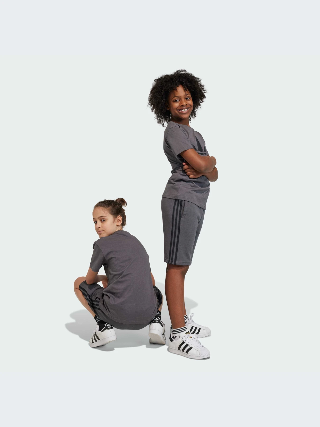 Шорты Adidas Adicolor модель IJ9731 Шорты Adidas Adicolor модель IJ9731 Фото