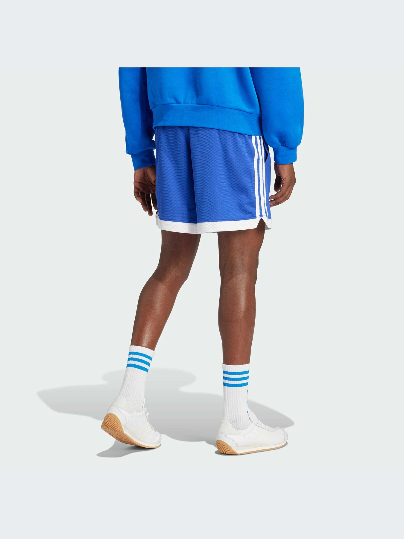 Шорти Adidas Adicolor модель IZ2451 Шорти Adidas Adicolor модель IZ2451 Фото