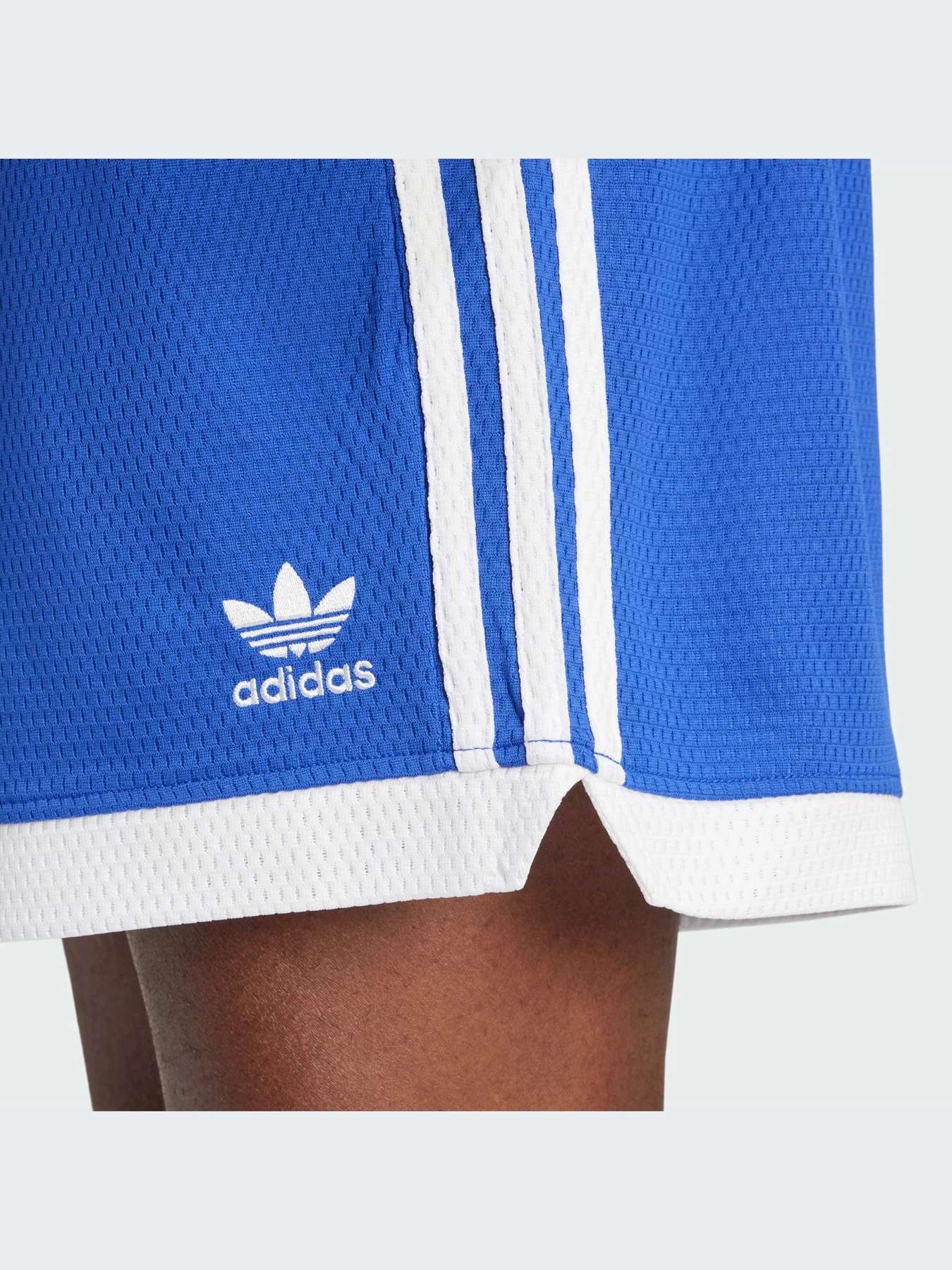 Шорти Adidas Adicolor модель IZ2451 Шорти Adidas Adicolor модель IZ2451 Фото
