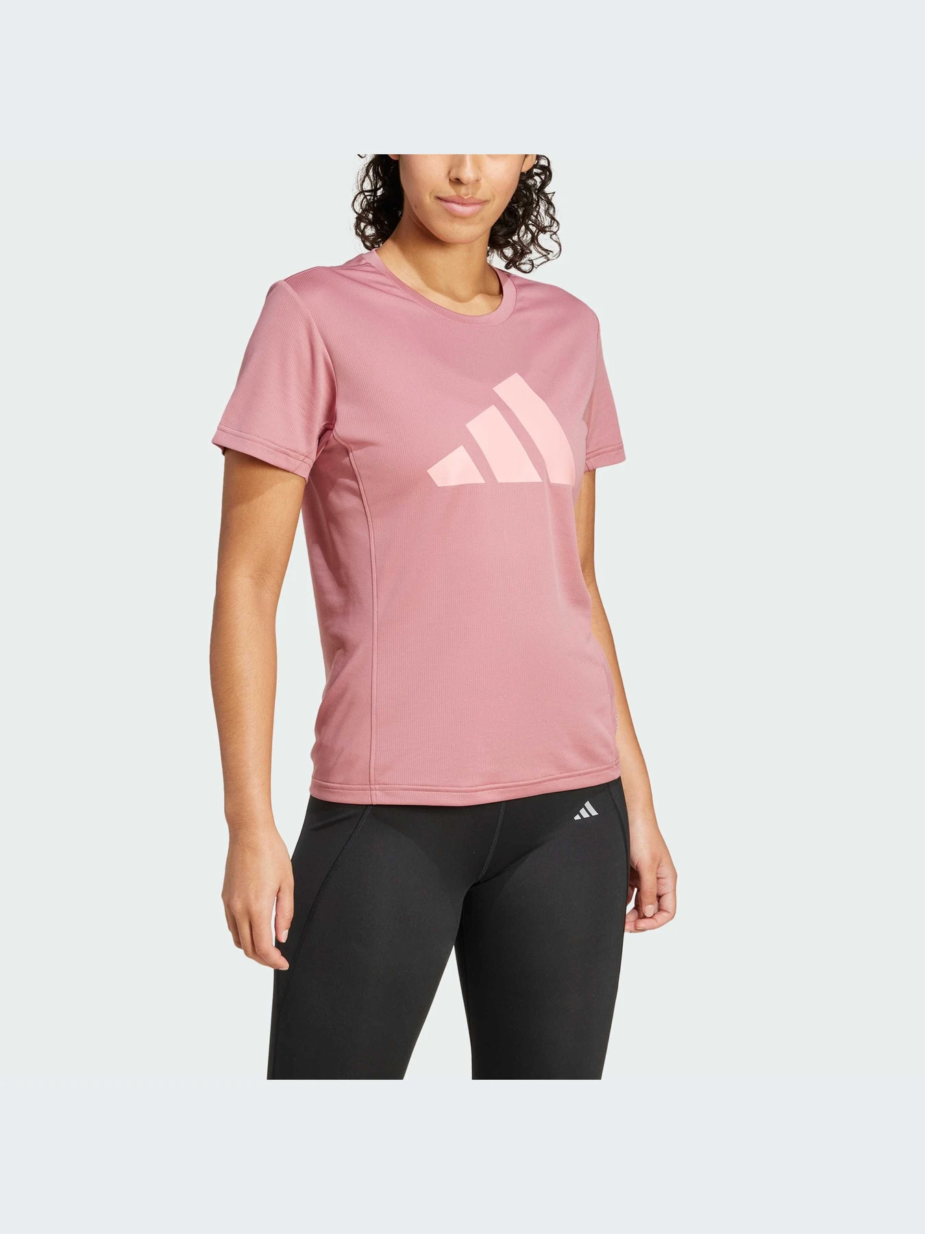 Футболки и поло Adidas модель IW8444 Футболки и поло Adidas модель IW8444 Фото