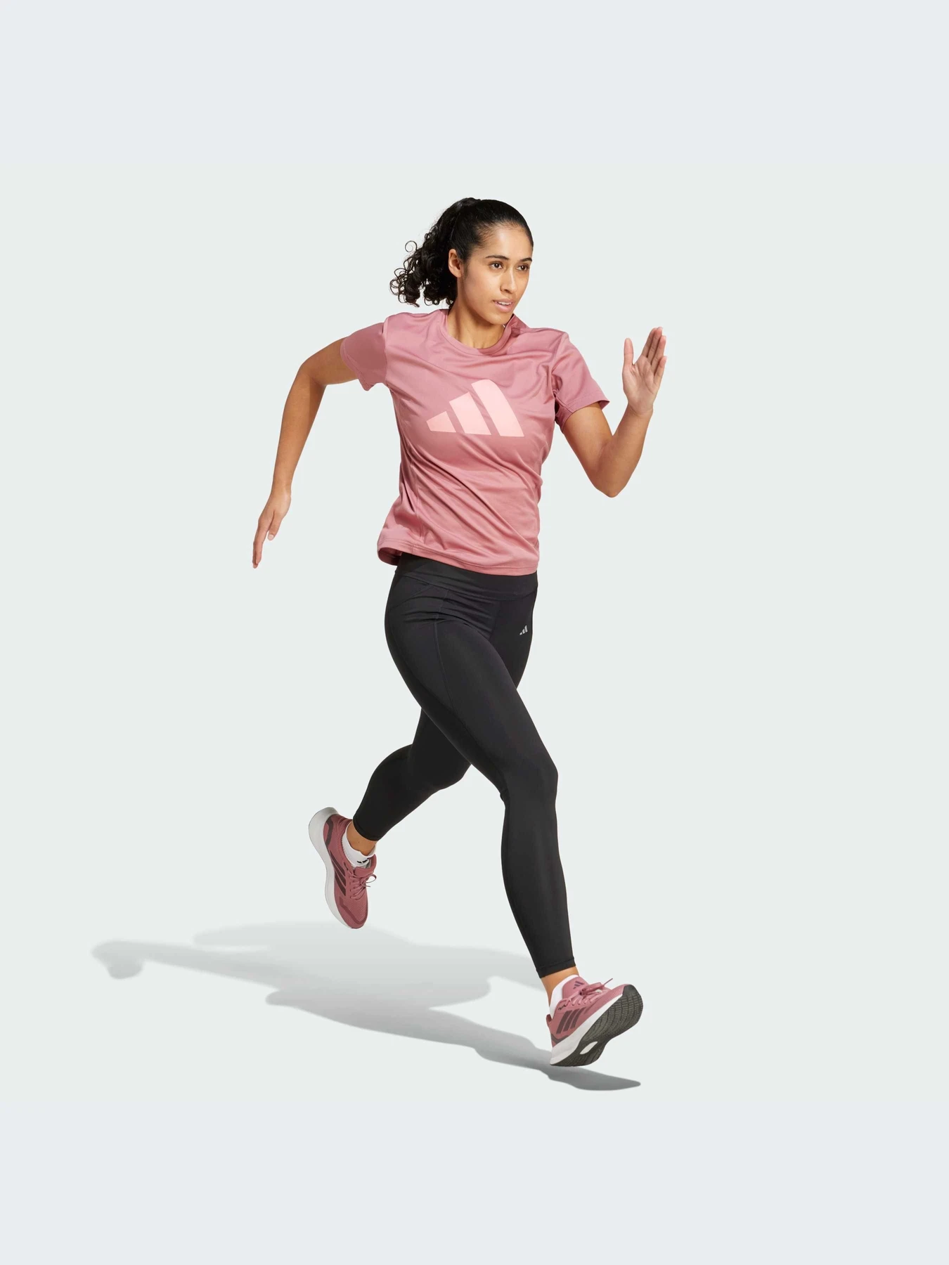 Футболки и поло Adidas модель IW8444 Футболки и поло Adidas модель IW8444 Фото
