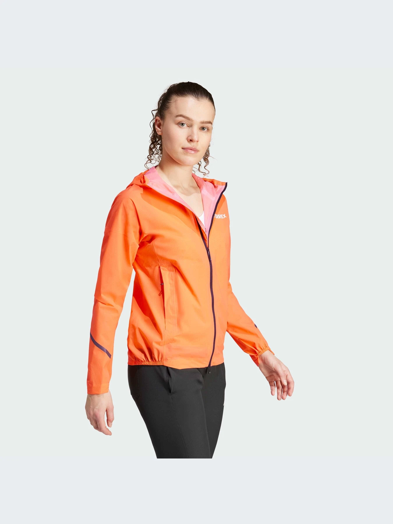 Куртки та дублянки Adidas модель IP1499 Куртки та дублянки Adidas модель IP1499 Фото