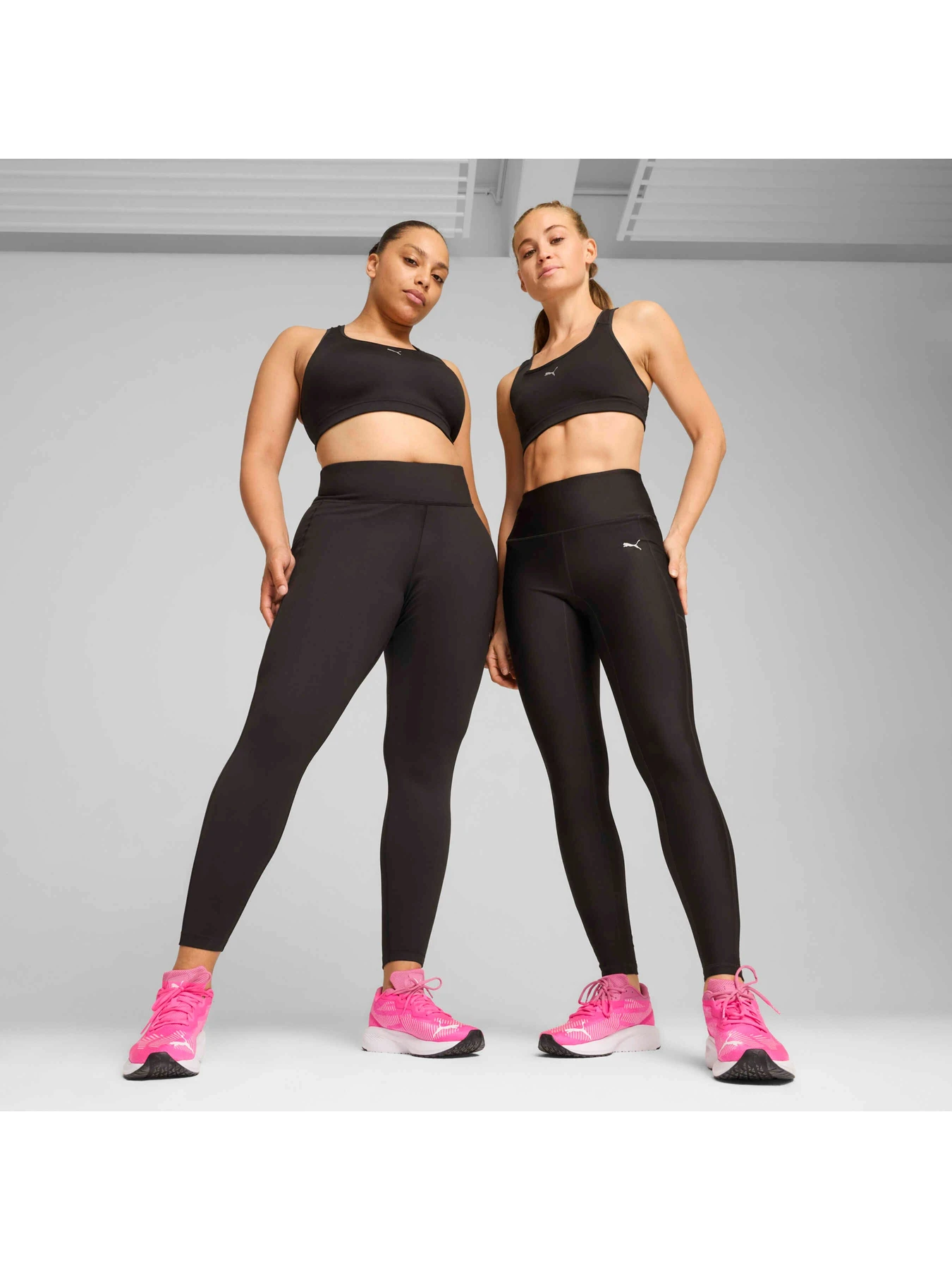 Брюки PUMA Run Fav Brushed Velocity Tht модель 525952 Фото