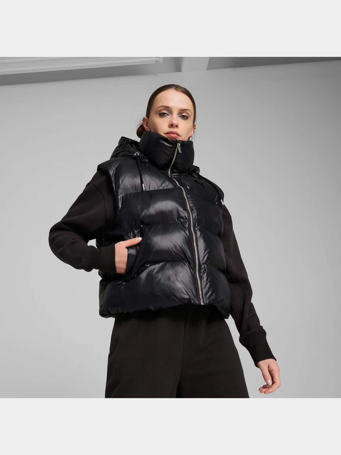 Куртки и дубленки PUMA Shiny Puffer Vest модель 626518 Фото