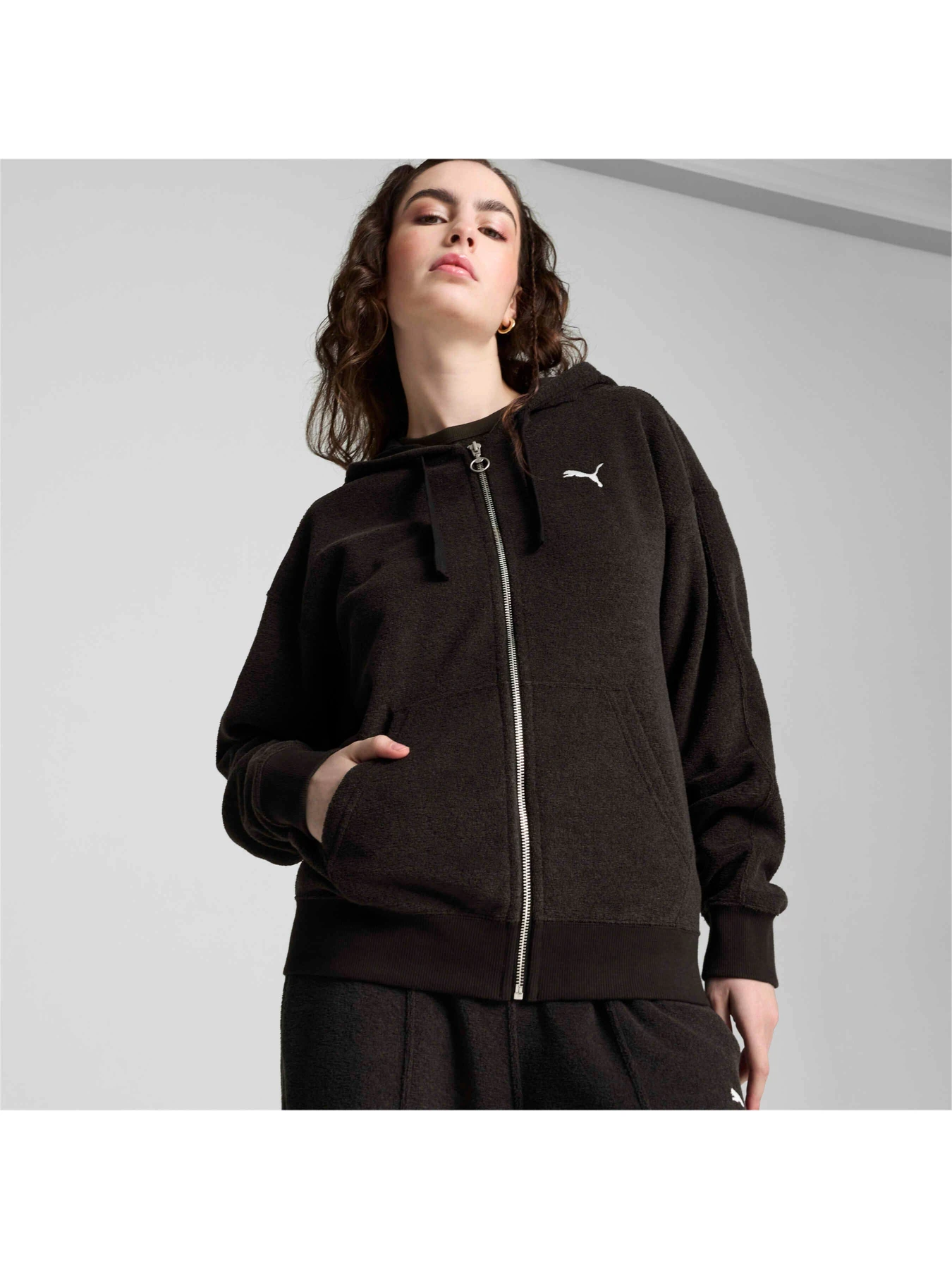 Худи и свитшоты PUMA Her Full-zip Hoodie модель 681636 Фото