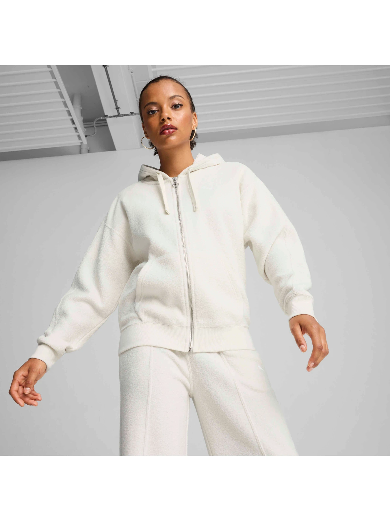 Худи и свитшоты PUMA Her Full-zip Hoodie модель 681636 Фото