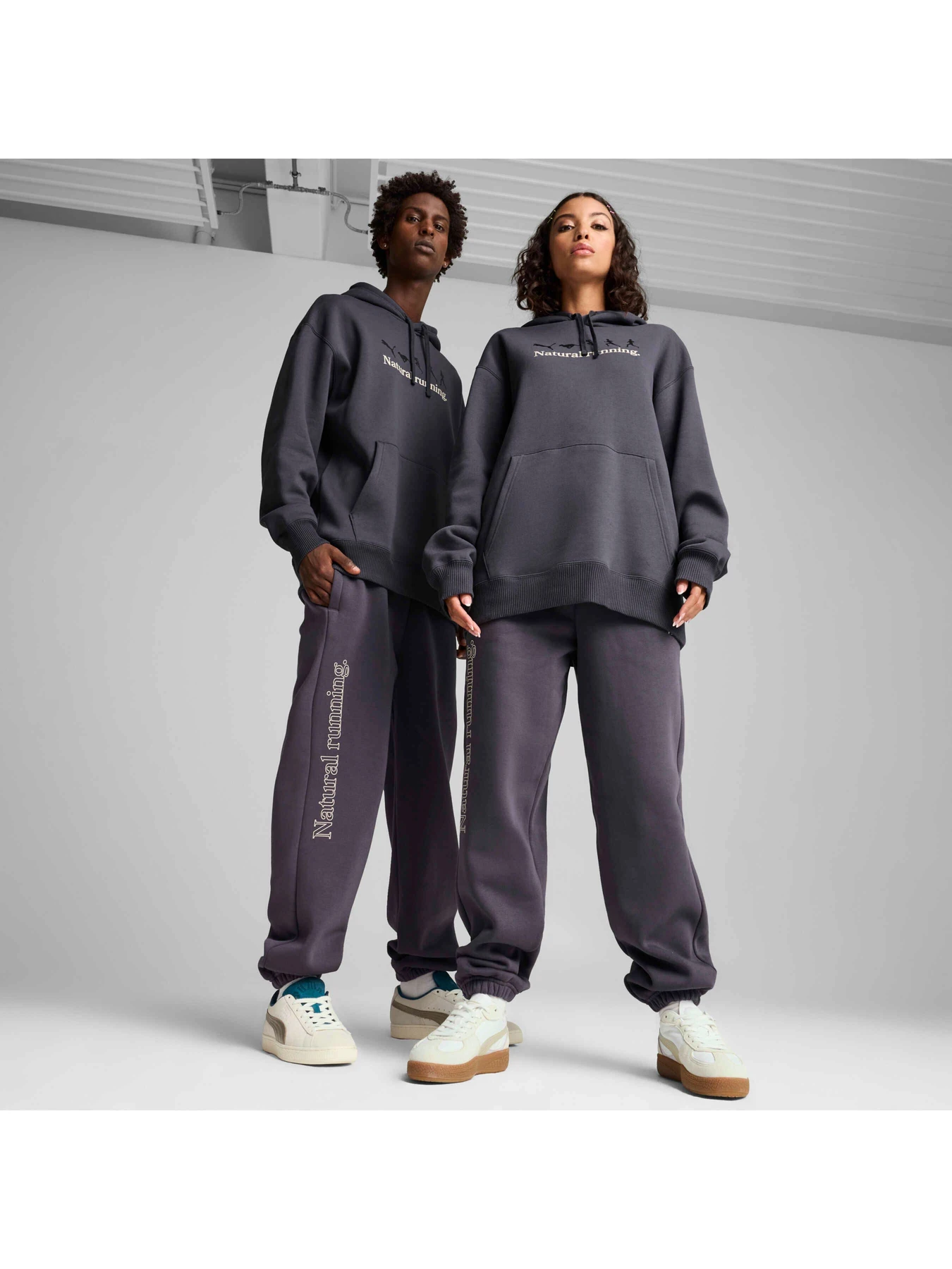 Брюки PUMA Club De Course Sweatpants Fl модель 626731 Брюки PUMA Club De Course Sweatpants Fl модель 626731 Фото