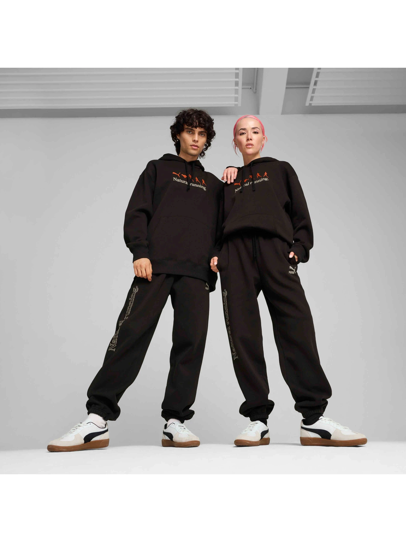 Брюки PUMA Club De Course Sweatpants Fl модель 626731 Брюки PUMA Club De Course Sweatpants Fl модель 626731 Фото