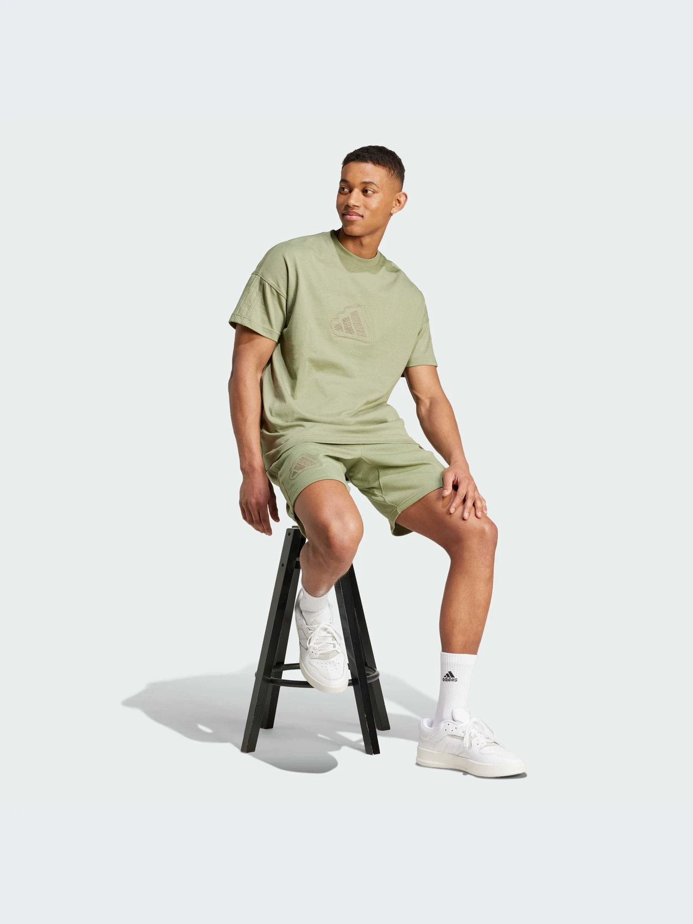 Футболки і поло Adidas модель IY6575 Футболки і поло Adidas модель IY6575 Фото