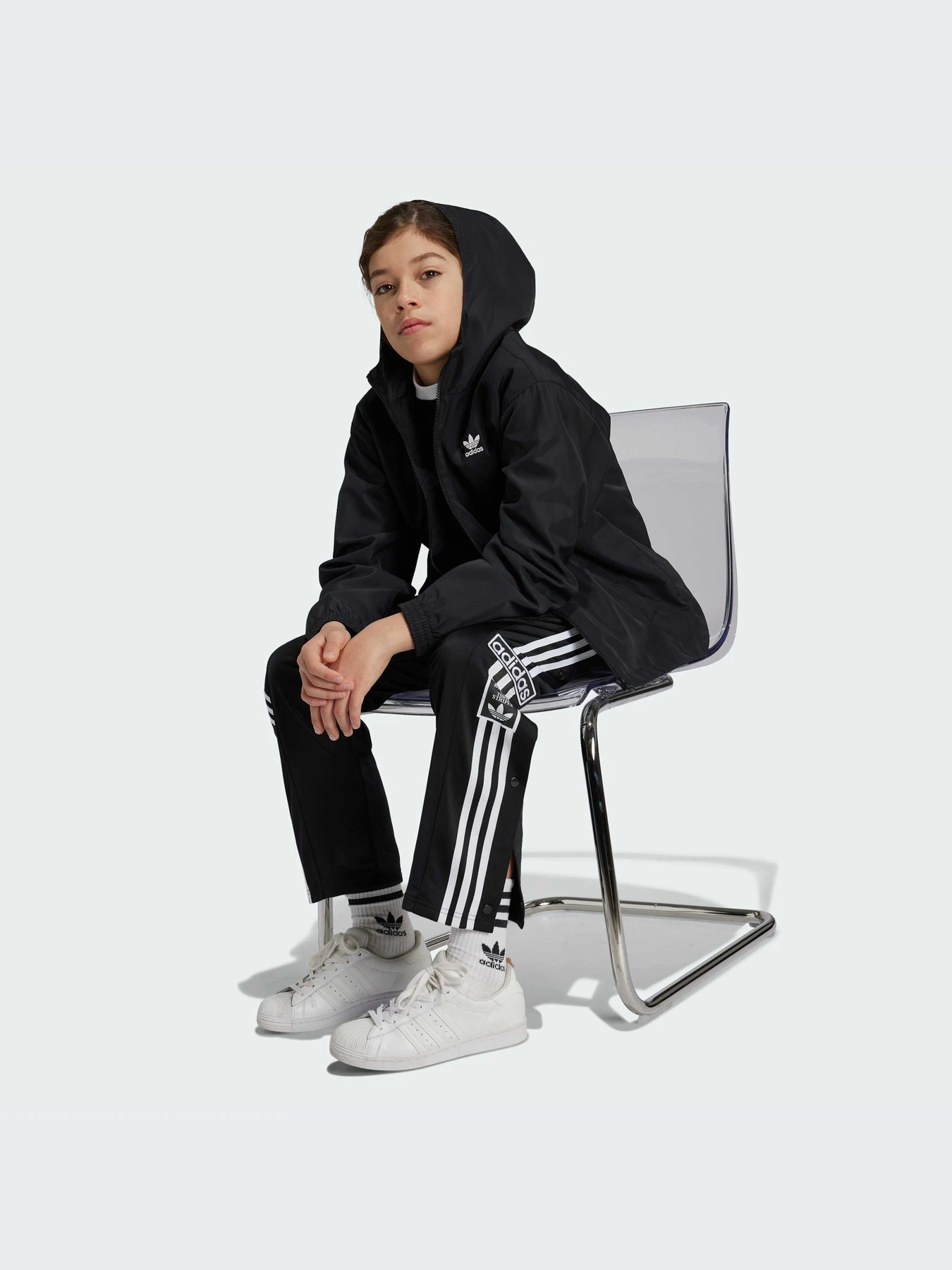 Куртки и дубленки Adidas Adicolor модель IY9781 Куртки и дубленки Adidas Adicolor модель IY9781 Фото