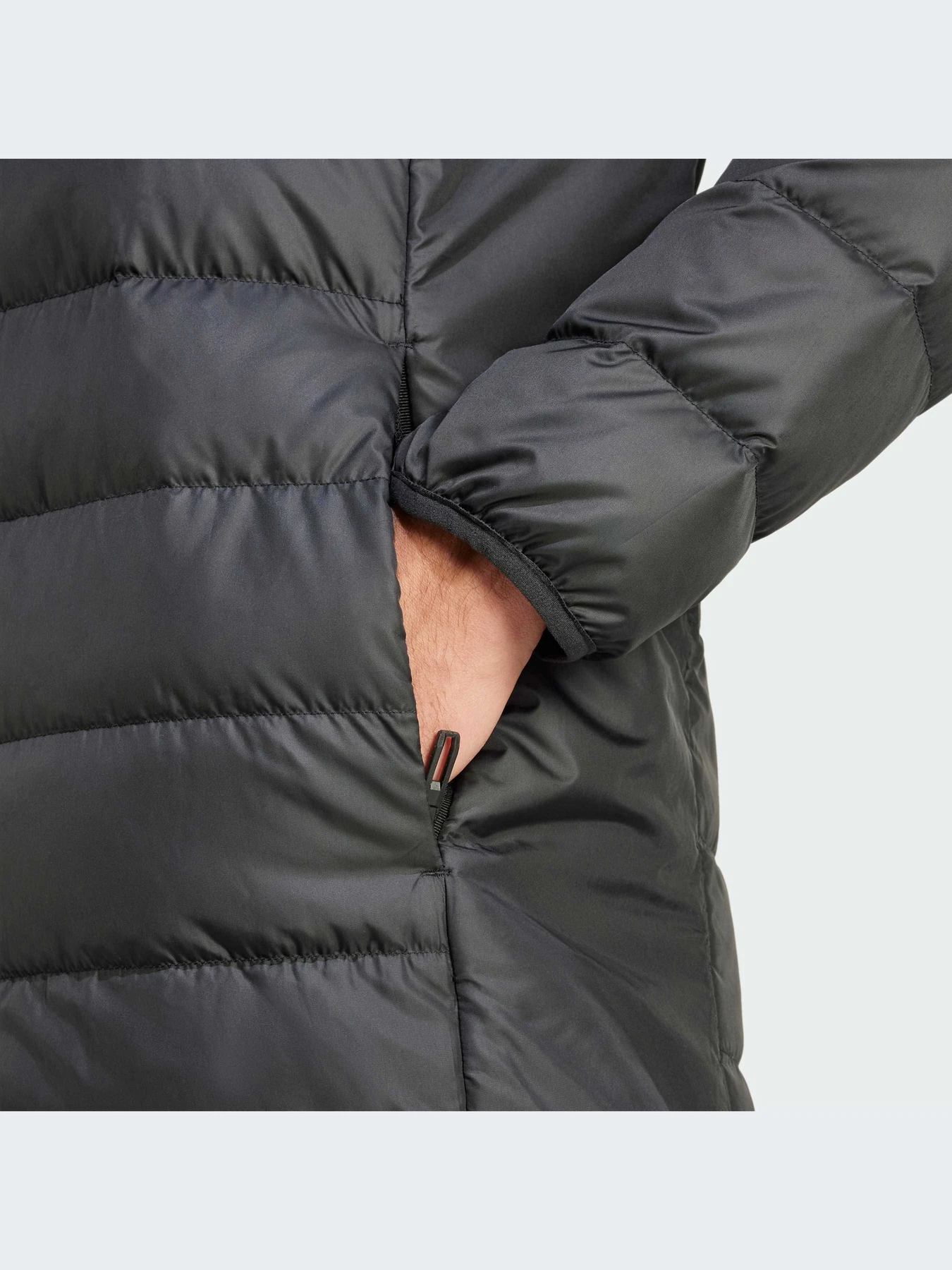 Куртки и дубленки Adidas модель JE6758 Куртки и дубленки Adidas модель JE6758 Фото