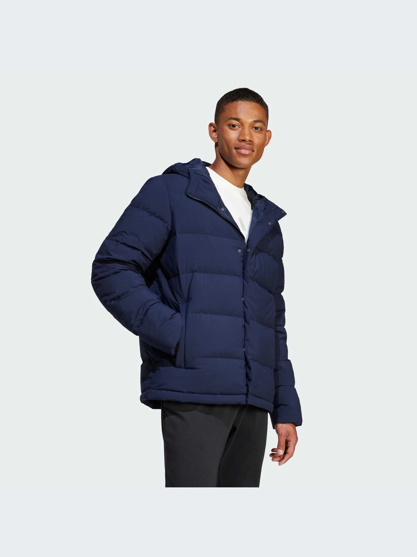 Куртки та дублянки Adidas модель IZ4701 Куртки та дублянки Adidas модель IZ4701 Фото
