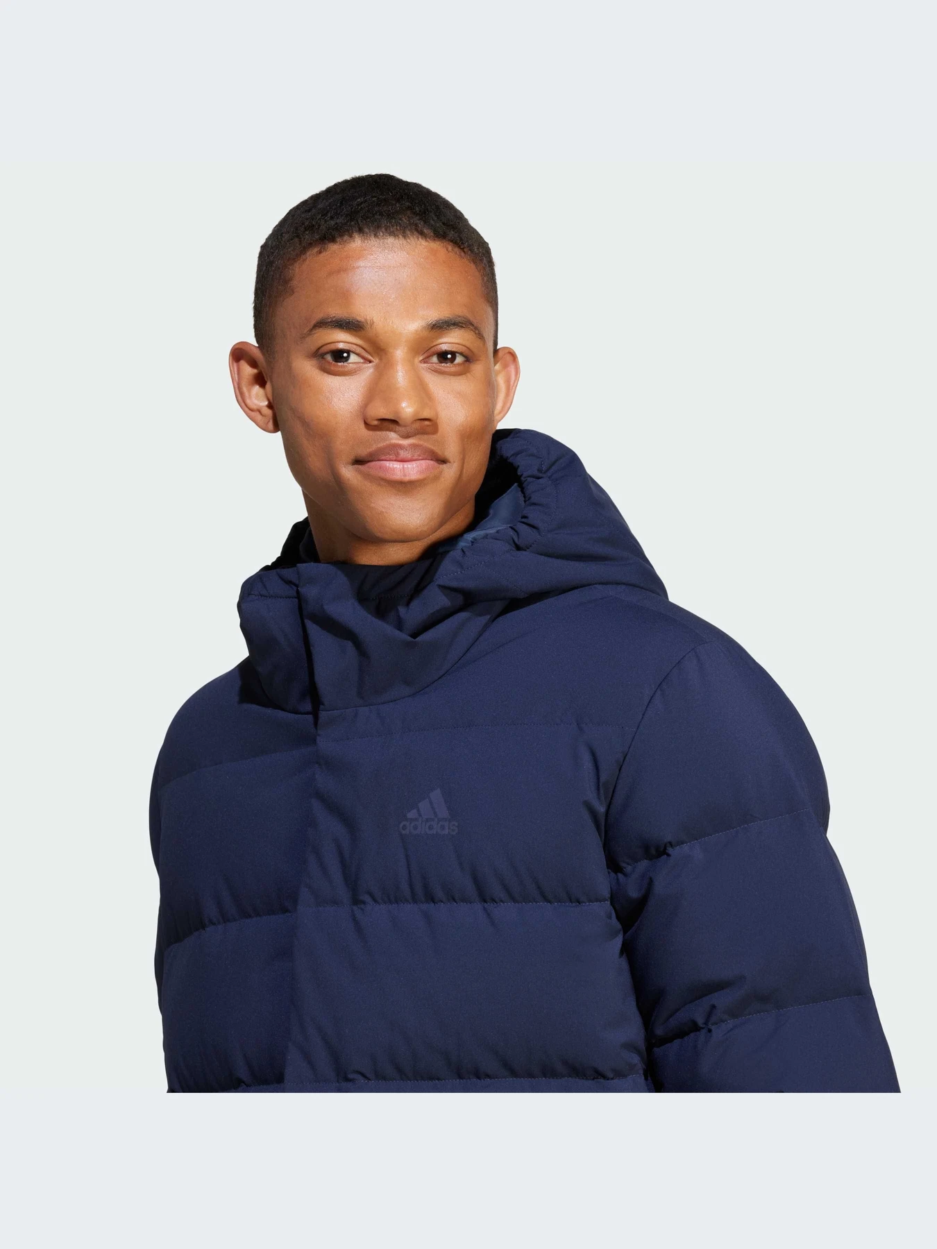 Куртки та дублянки Adidas модель IZ4701 Куртки та дублянки Adidas модель IZ4701 Фото