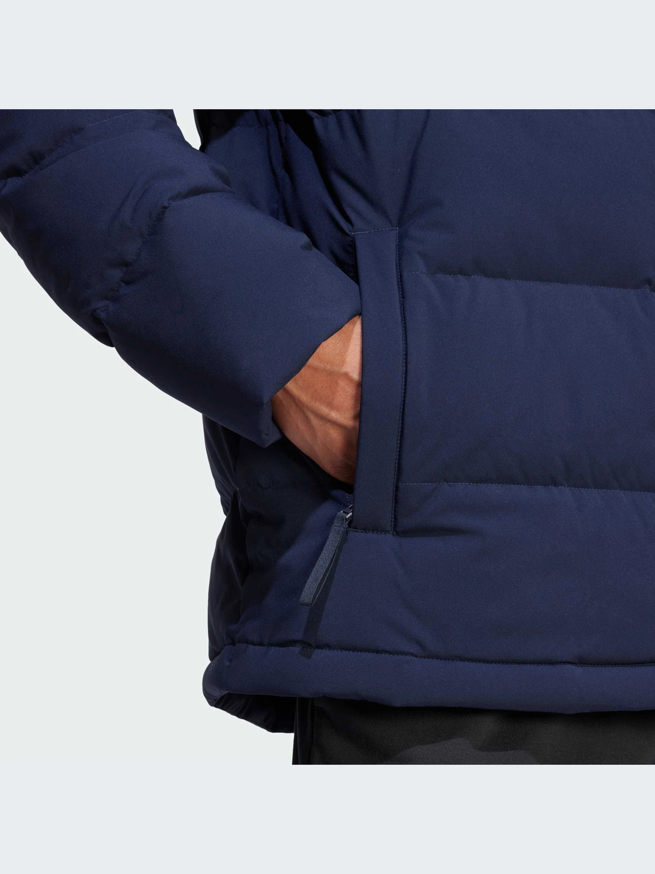 Куртки та дублянки Adidas модель IZ4701 Куртки та дублянки Adidas модель IZ4701 Фото