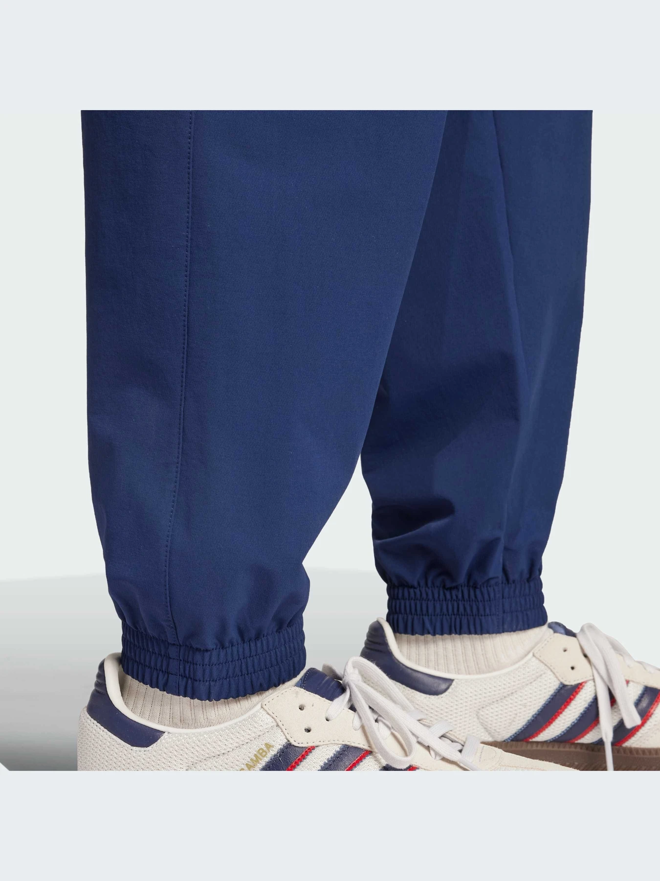 Брюки Adidas модель IW3259 Брюки Adidas модель IW3259 Фото
