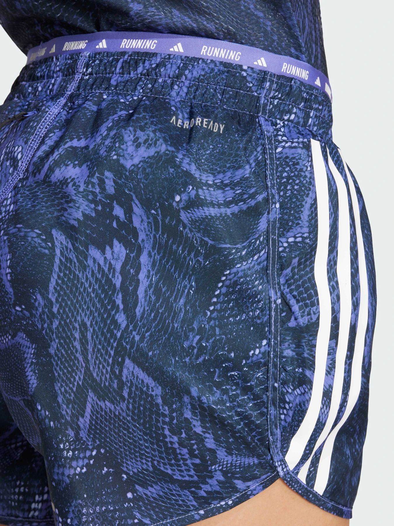Шорты Adidas модель IV9988 Шорты Adidas модель IV9988 Фото