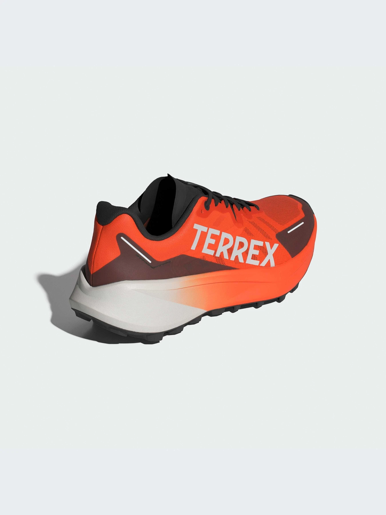 Кроссовки Adidas Terrex модель IG8841 Кроссовки Adidas Terrex модель IG8841 Фото