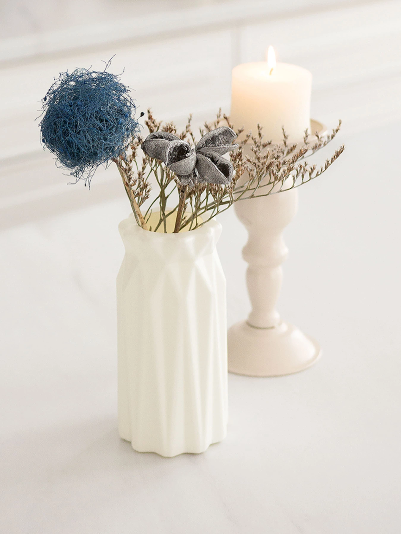 Ваза для цветов пластиковая белая MBM HOME модель DH-FLOWERS-01 WHITE Ваза для цветов пластиковая белая MBM HOME модель DH-FLOWERS-01 WHITE Фото