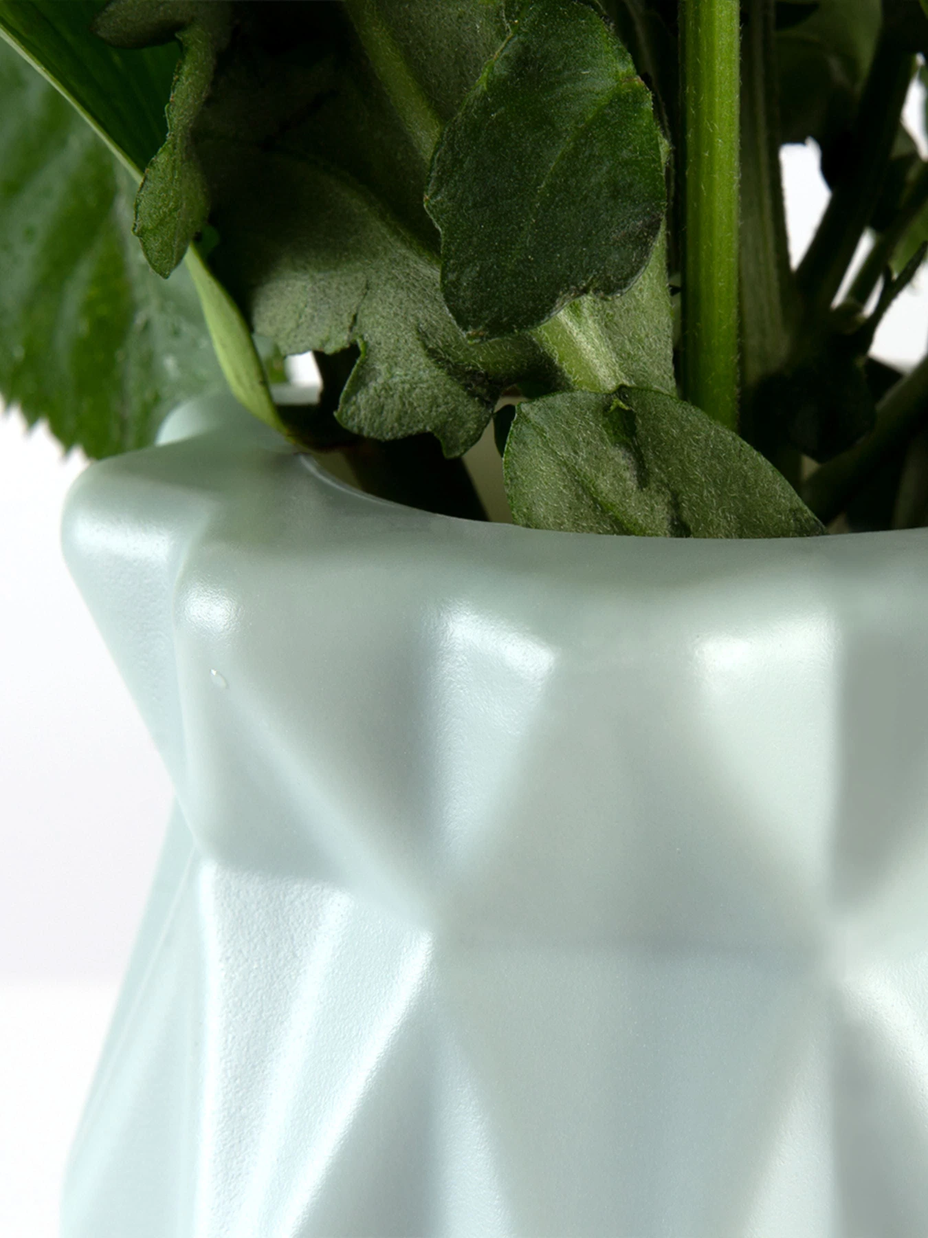 Ваза для цветов пластиковая голубая MBM HOME модель DH-FLOWERS-01 BLUE Ваза для цветов пластиковая голубая MBM HOME модель DH-FLOWERS-01 BLUE Фото