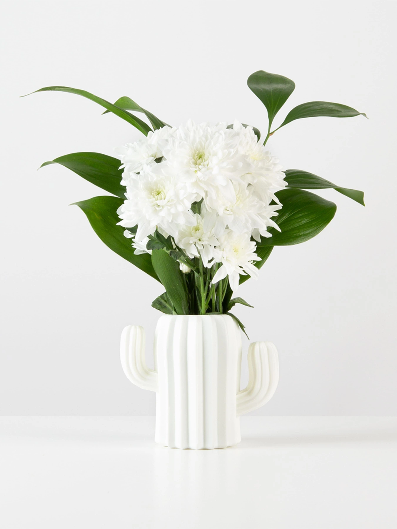 Ваза для цветов пластиковая белая MBM HOME модель DH-FLOWERS-02 WHITE Ваза для цветов пластиковая белая MBM HOME модель DH-FLOWERS-02 WHITE Фото