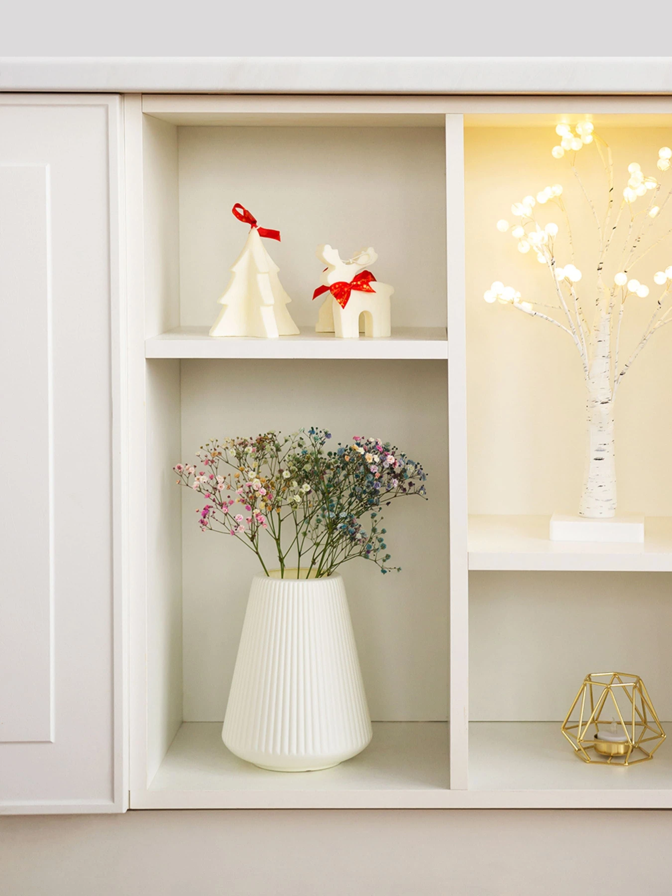 Ваза для цветов пластиковая белая MBM HOME модель DH-FLOWERS-04 WHITE Ваза для цветов пластиковая белая MBM HOME модель DH-FLOWERS-04 WHITE Фото