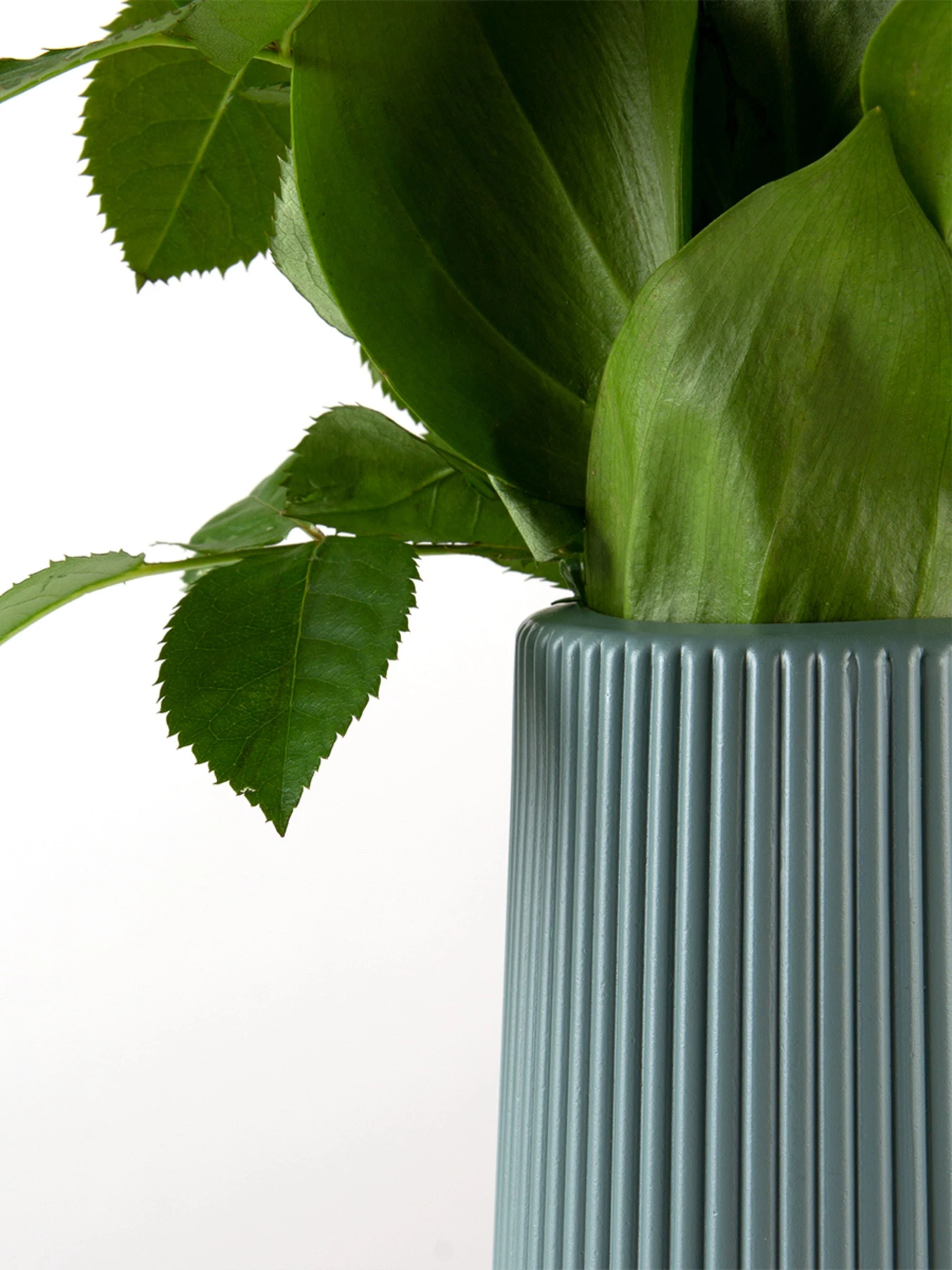 Ваза для цветов пластиковая голубая MBM HOME модель DH-FLOWERS-05 BLUE Ваза для цветов пластиковая голубая MBM HOME модель DH-FLOWERS-05 BLUE Фото