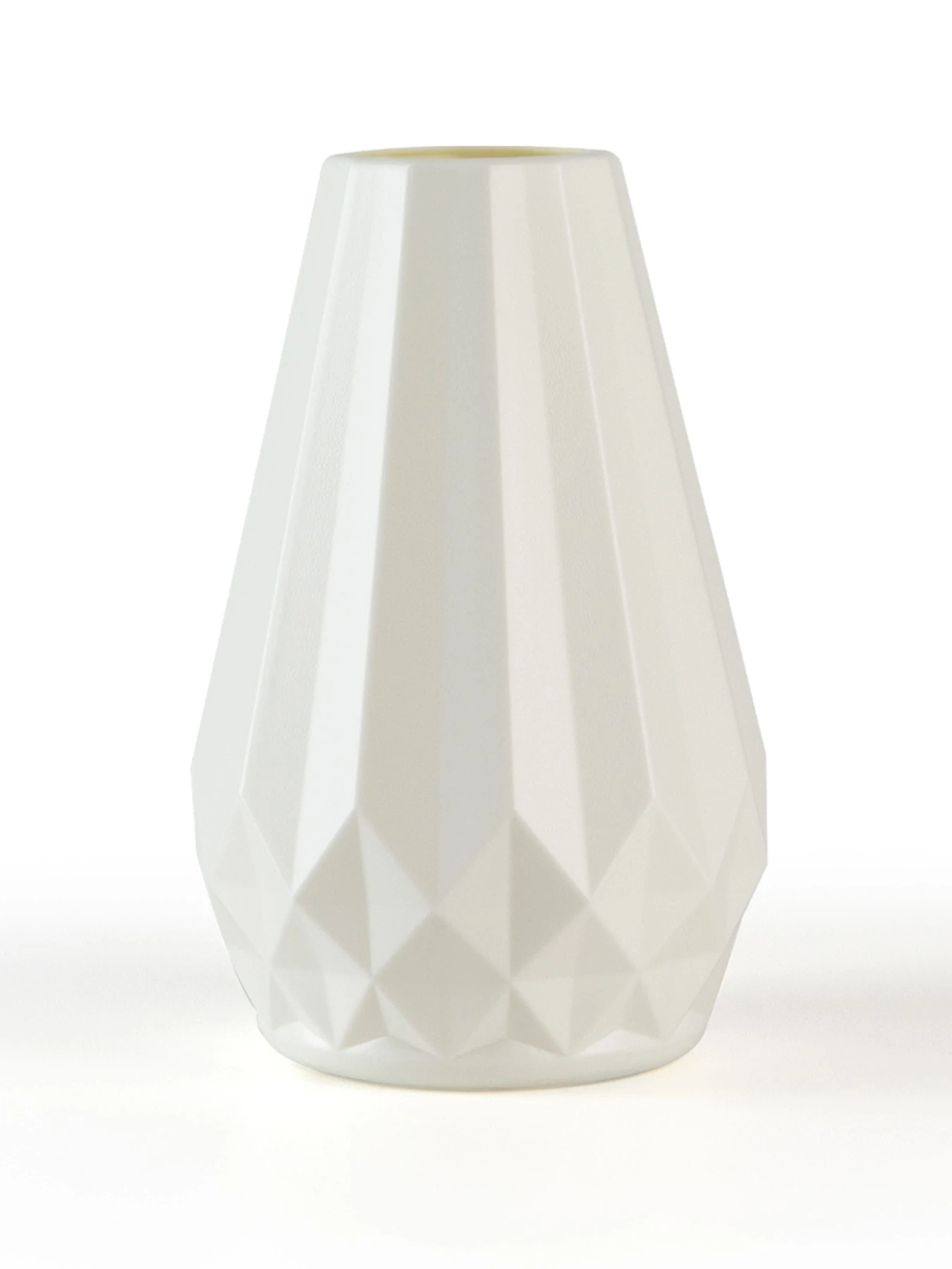 Ваза для цветов пластиковая белая MBM HOME модель DH-FLOWERS-07 WHITE Ваза для цветов пластиковая белая MBM HOME модель DH-FLOWERS-07 WHITE Фото