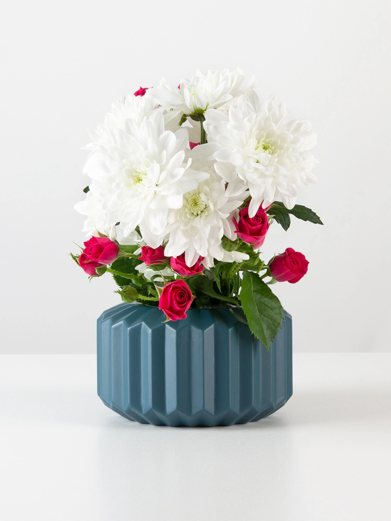 Ваза для цветов пластиковая синяя MBM HOME модель DH-FLOWERS-08 DARK BLUE Фото