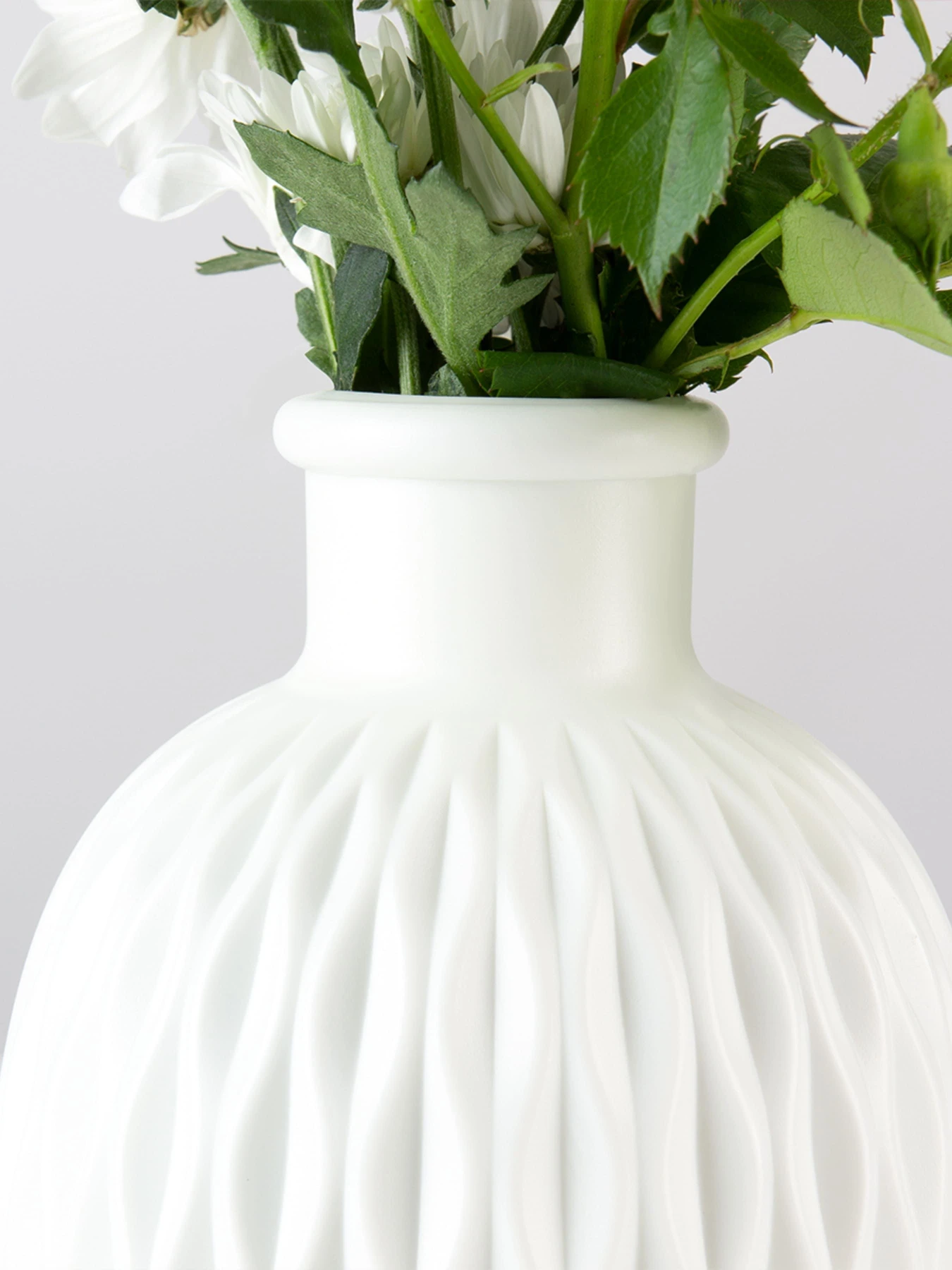 Ваза для цветов пластиковая белая MBM HOME модель DH-FLOWERS-09 WHITE Ваза для цветов пластиковая белая MBM HOME модель DH-FLOWERS-09 WHITE Фото