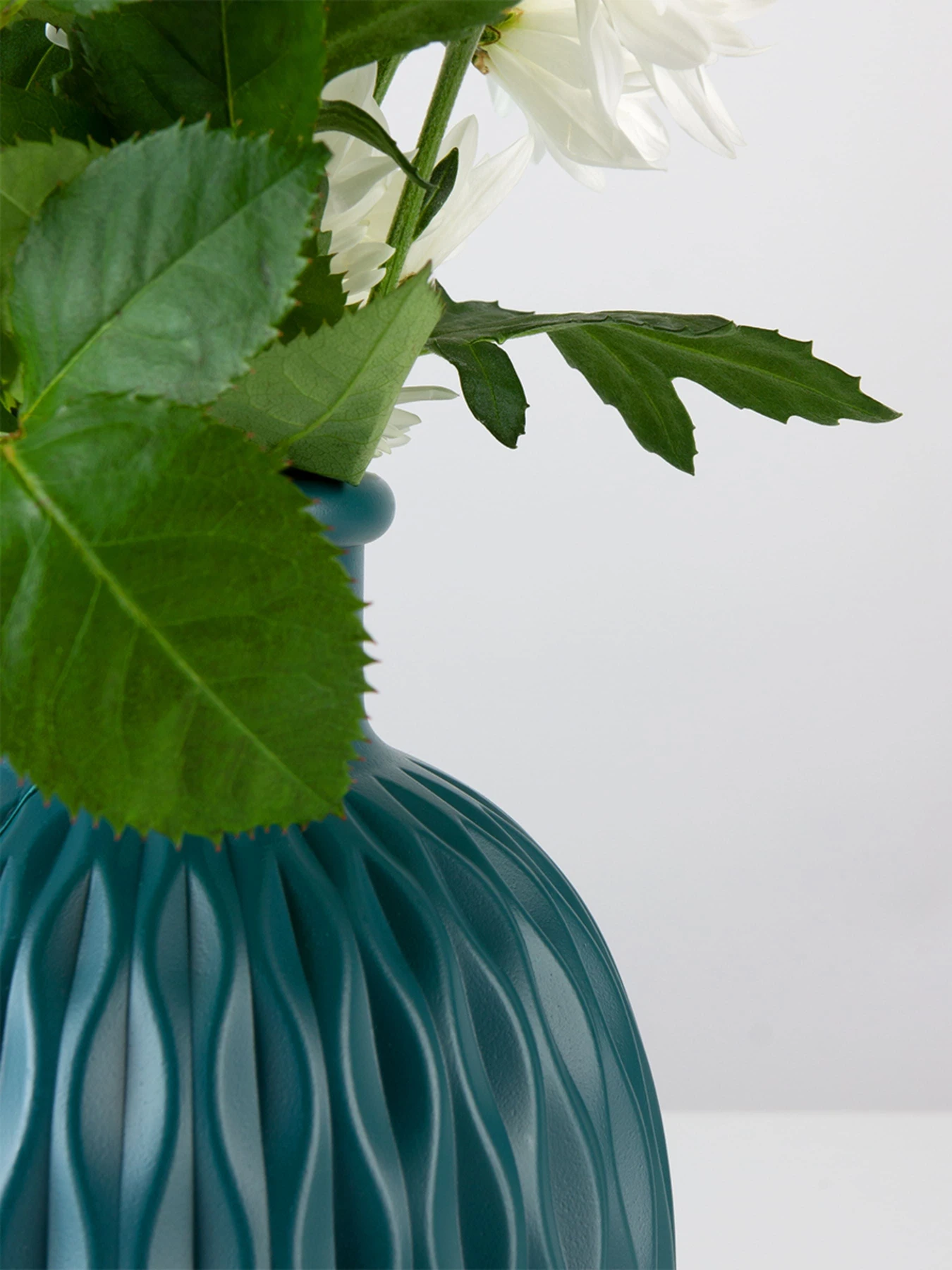 Ваза для цветов пластиковая аквамариновая MBM HOME модель DH-FLOWERS-09 MARINE BLUE Ваза для цветов пластиковая аквамариновая MBM HOME модель DH-FLOWERS-09 MARINE BLUE Фото
