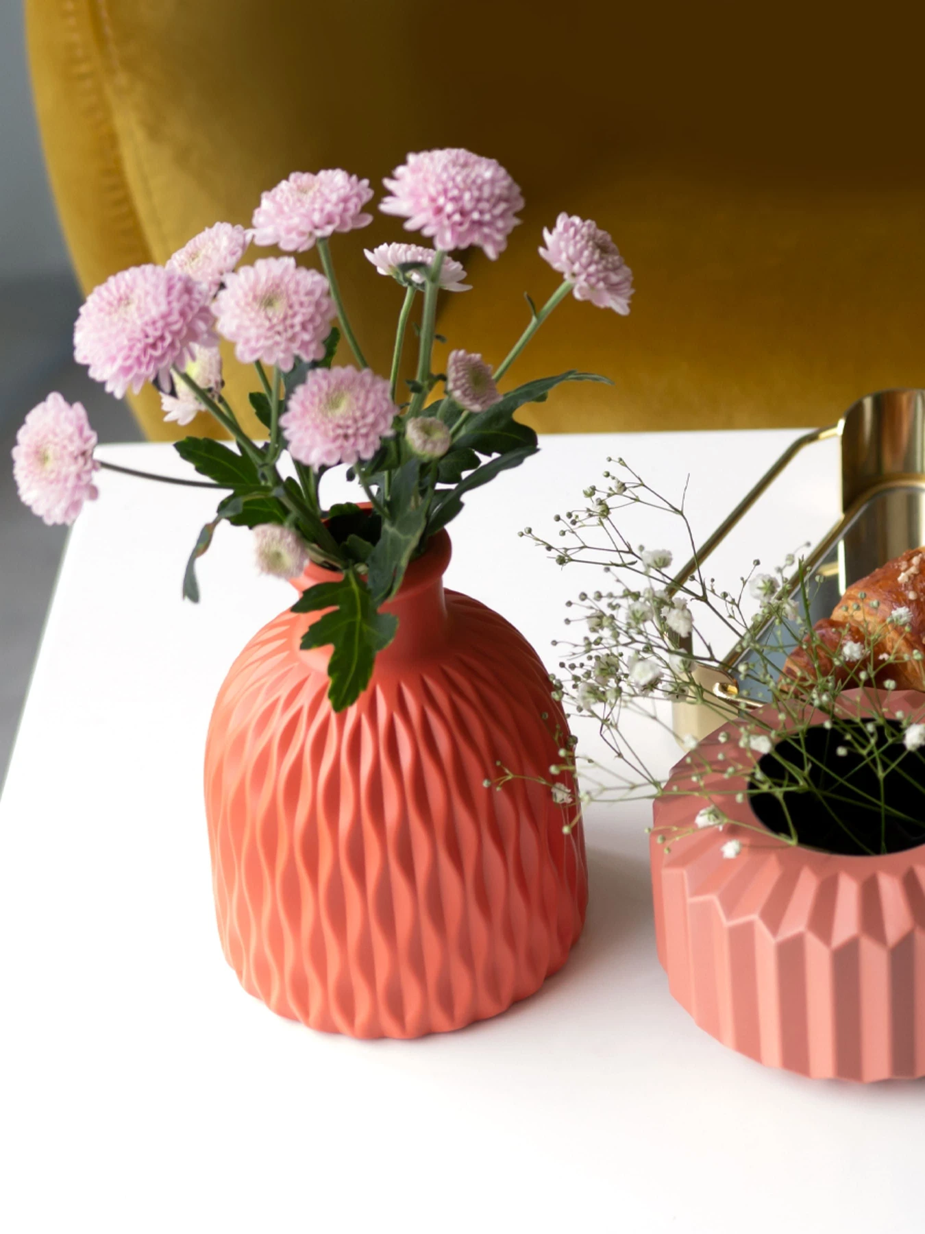 Ваза для цветов пластиковая коралловая MBM HOME модель DH-FLOWERS-09 CORAL Ваза для цветов пластиковая коралловая MBM HOME модель DH-FLOWERS-09 CORAL Фото