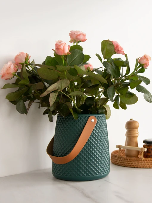 Ваза для квітів з ручкою пластикова аквамаринова MBM HOME модель DH-FLOWERS-10 MARINE BLUE Фото