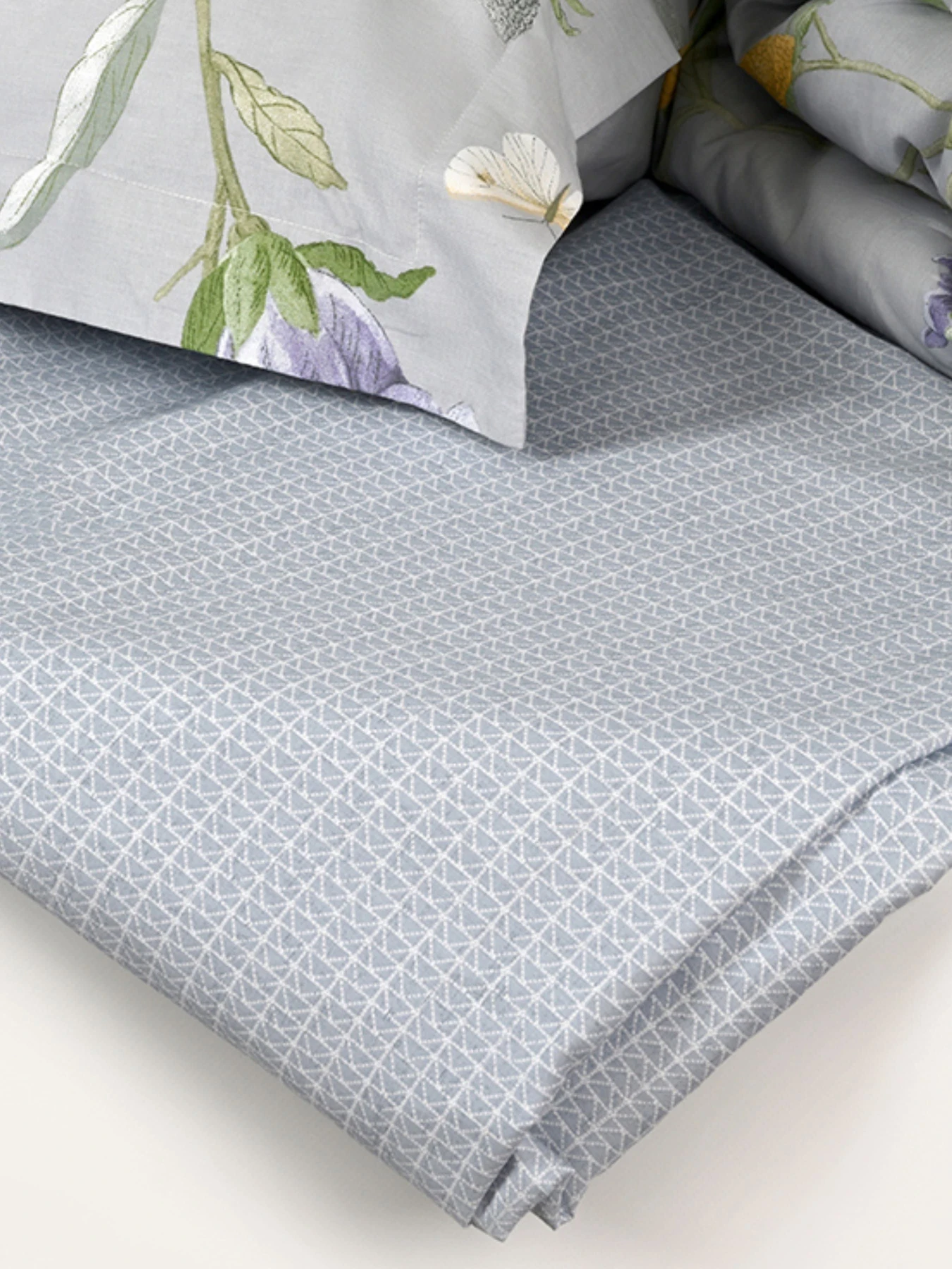 Простынь "Песня цветов" из натурального сатина MBM HOME модель BL-FS-09/10 GRAY Простынь "Песня цветов" из натурального сатина MBM HOME модель BL-FS-09/10 GRAY Фото