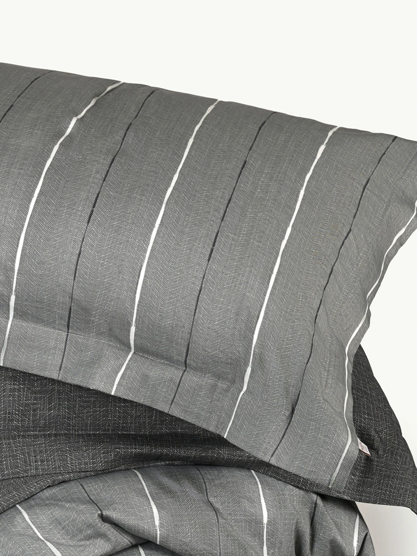 Наволочка "Сутінки" у смужку з натурального сатину MBM HOME модель BL-P-06 GRAY/PRINT Фото