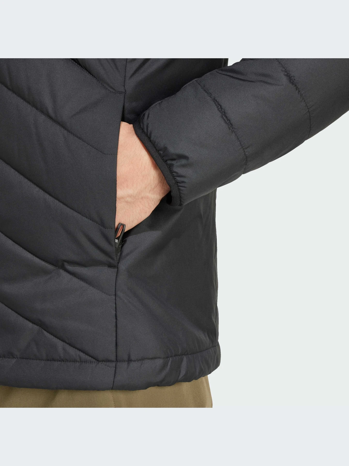 Куртки та дублянки Adidas модель IM7689 Фото