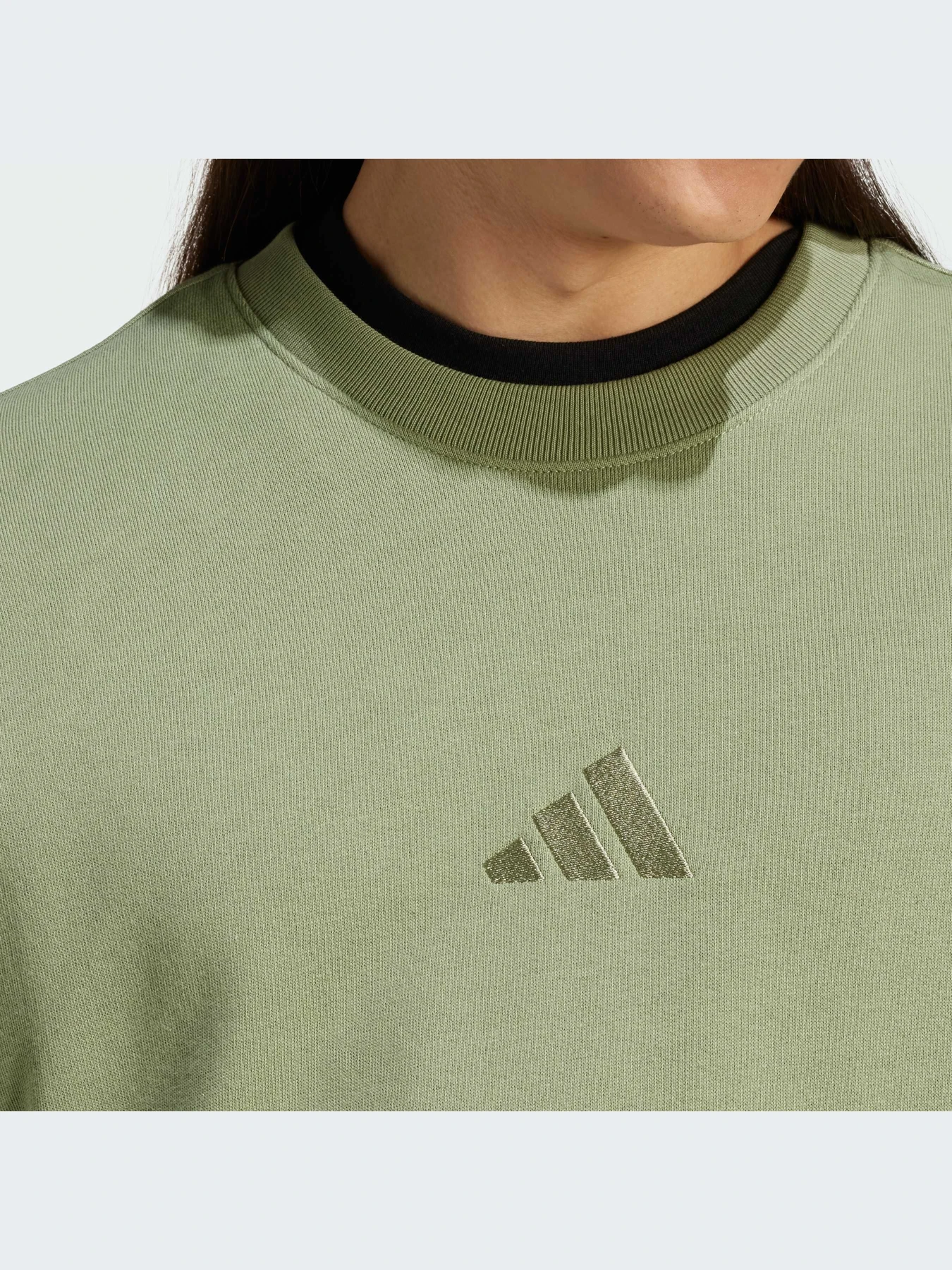 Худи и свитшоты Adidas модель IY6547 Худи и свитшоты Adidas модель IY6547 Фото