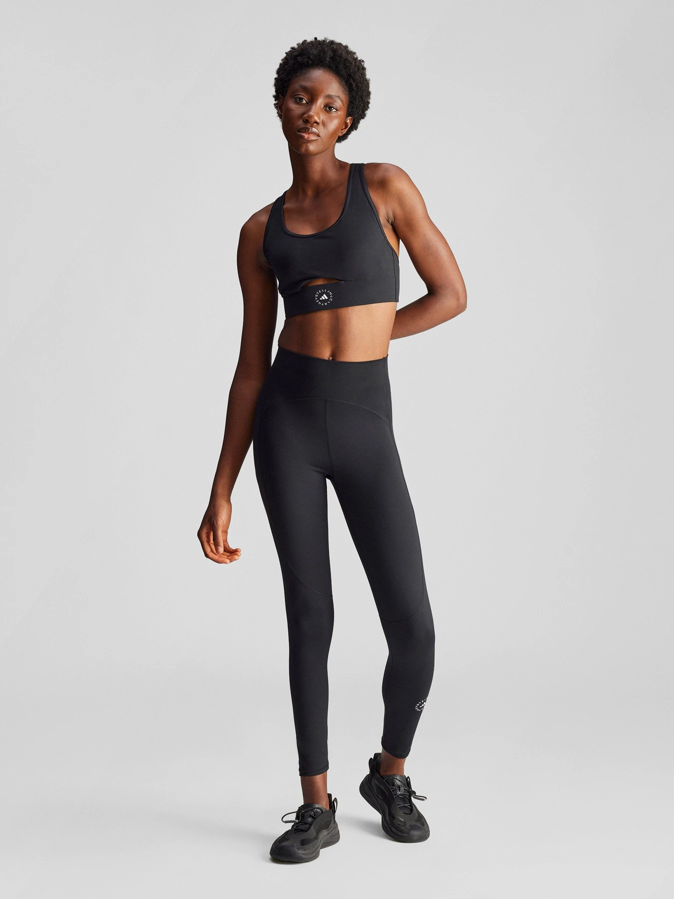Футболки и поло Adidas модель IW6373 Футболки и поло Adidas модель IW6373 Фото