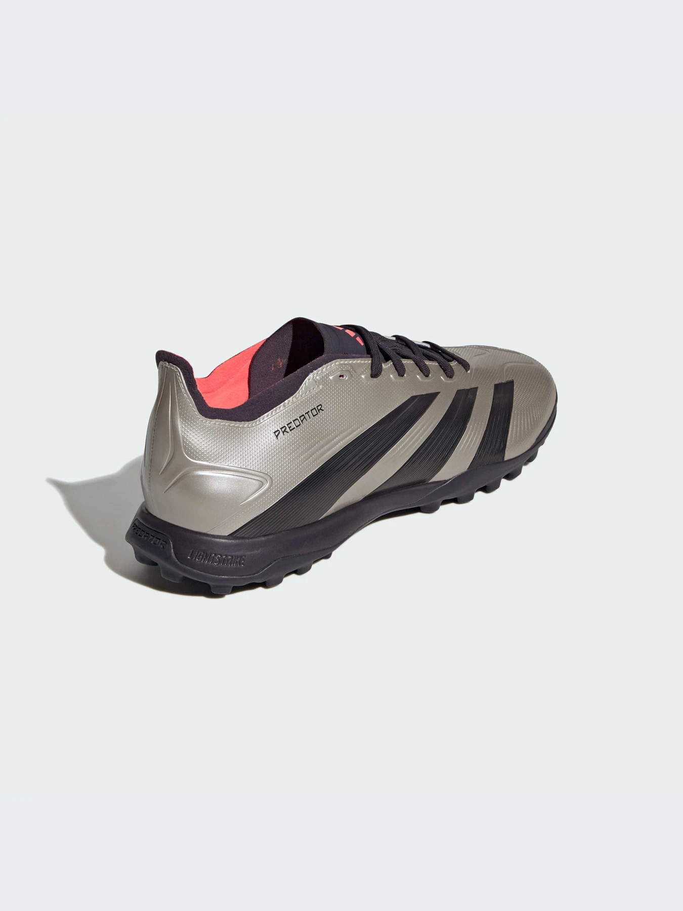Кроссовки Adidas Predator модель IF6376 Кроссовки Adidas Predator модель IF6376 Фото
