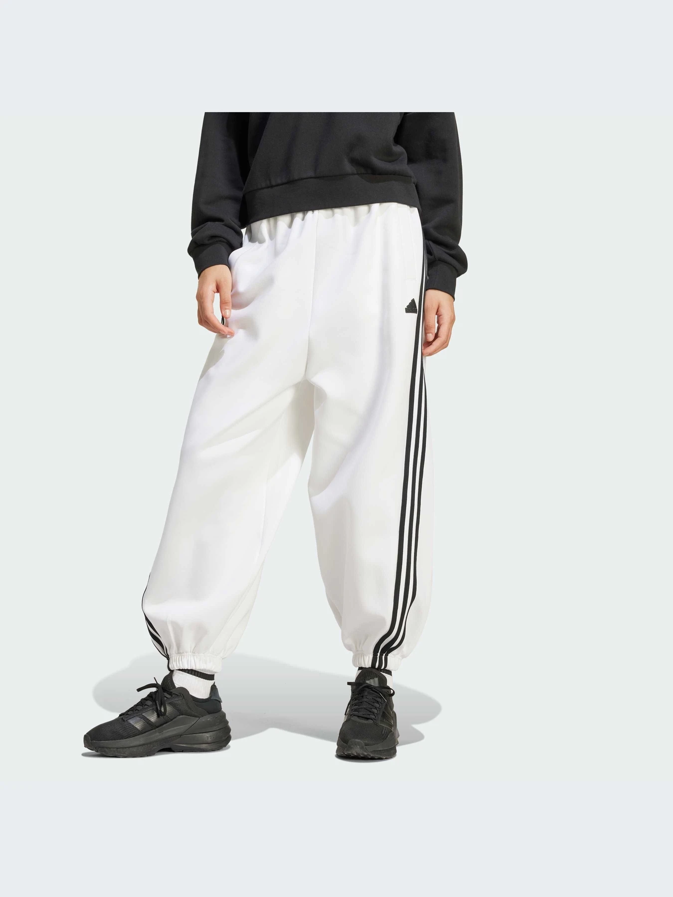 Брюки Adidas 3 Stripes модель JJ1665 Брюки Adidas 3 Stripes модель JJ1665 Фото