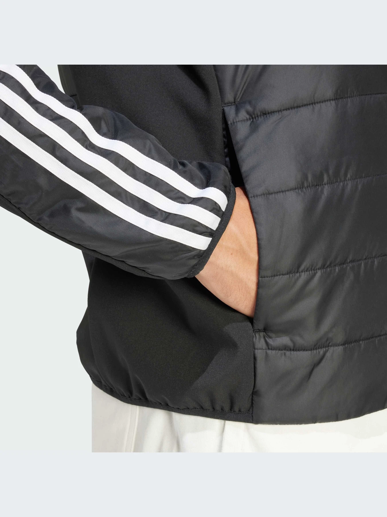 Куртки та дублянки Adidas модель IN7195 Куртки та дублянки Adidas модель IN7195 Фото