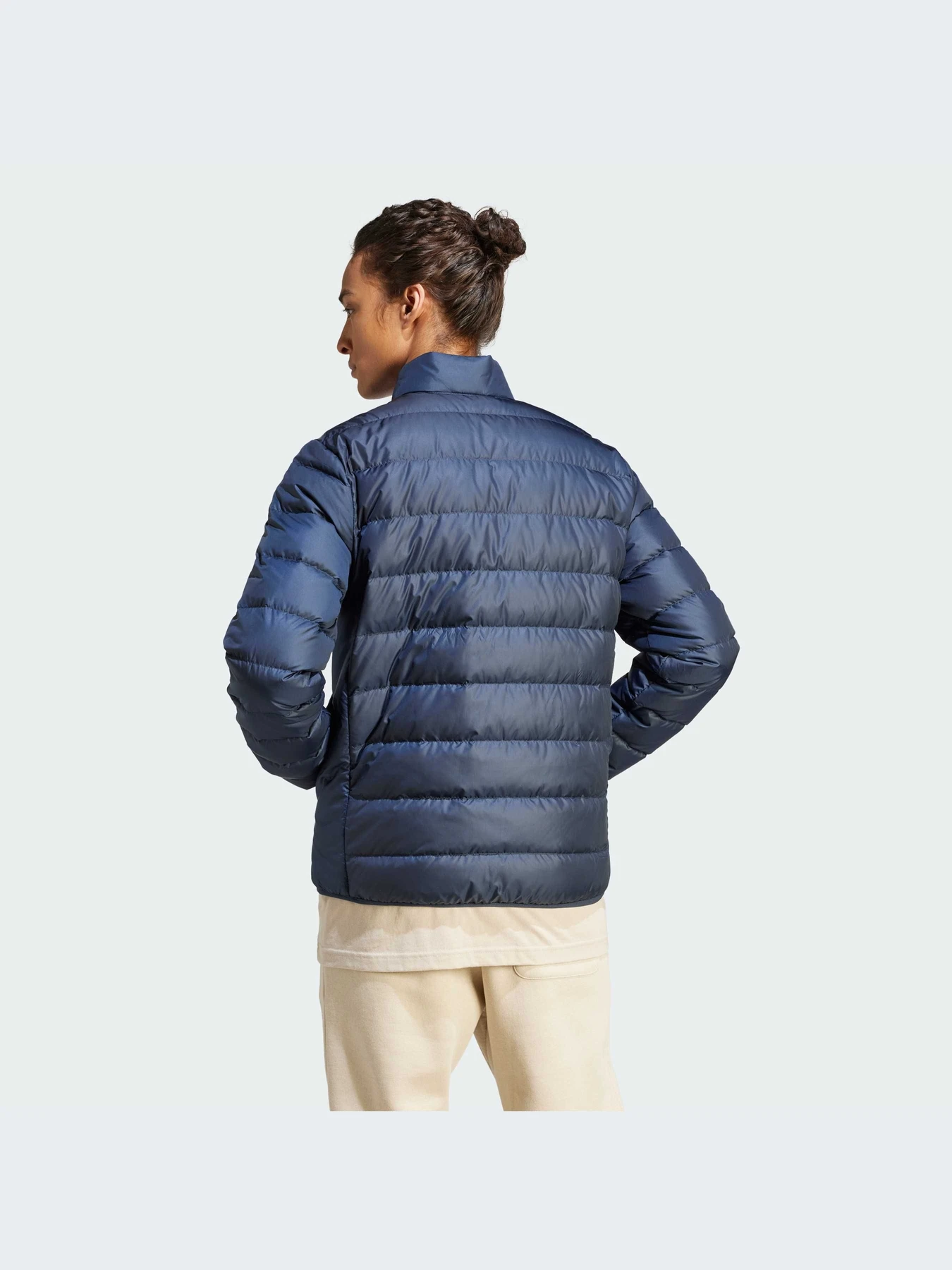 Куртки и дубленки Adidas модель IK3218 Куртки и дубленки Adidas модель IK3218 Фото