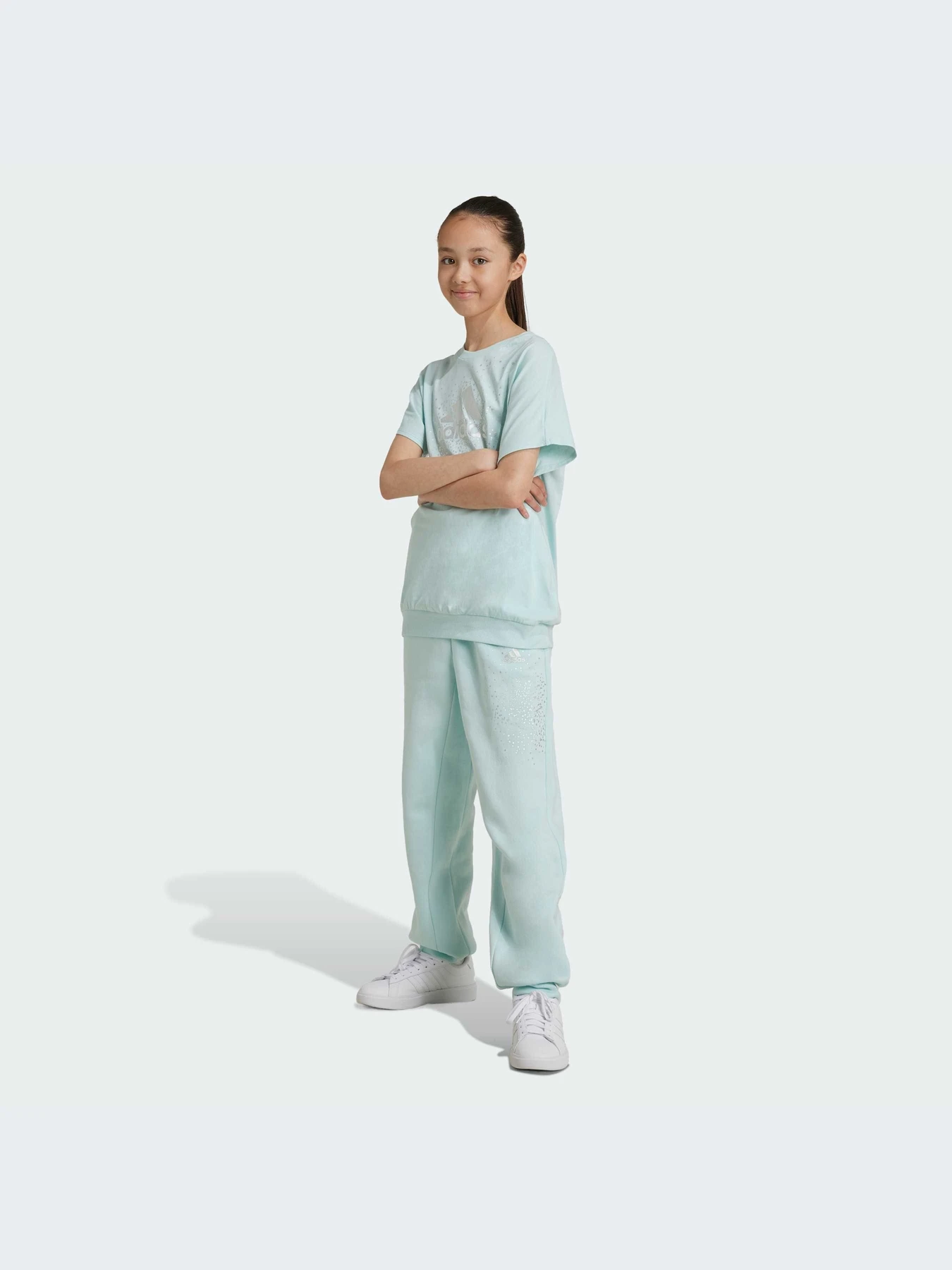 Брюки Adidas модель IV9431 Брюки Adidas модель IV9431 Фото