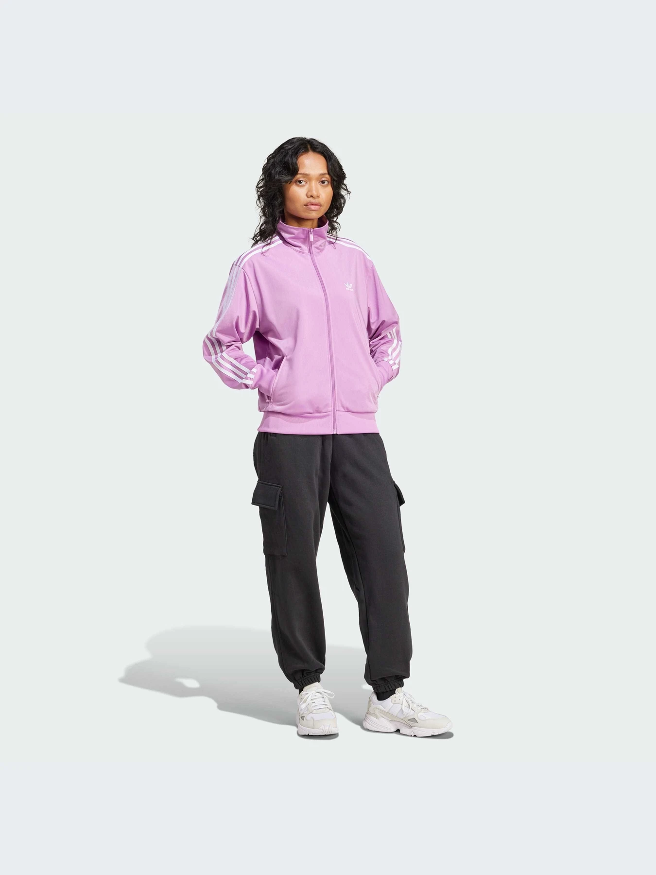 Худи и свитшоты Adidas модель IY4741 Худи и свитшоты Adidas модель IY4741 Фото
