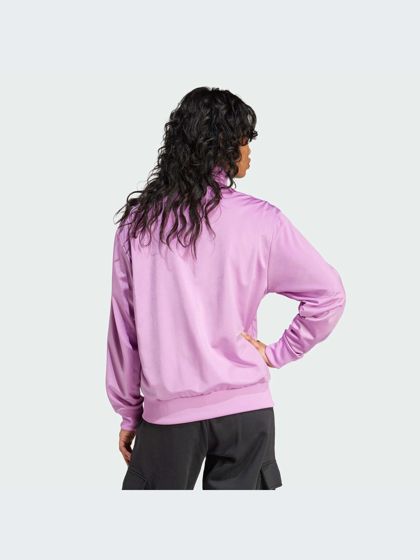 Худи и свитшоты Adidas модель IY4741 Худи и свитшоты Adidas модель IY4741 Фото