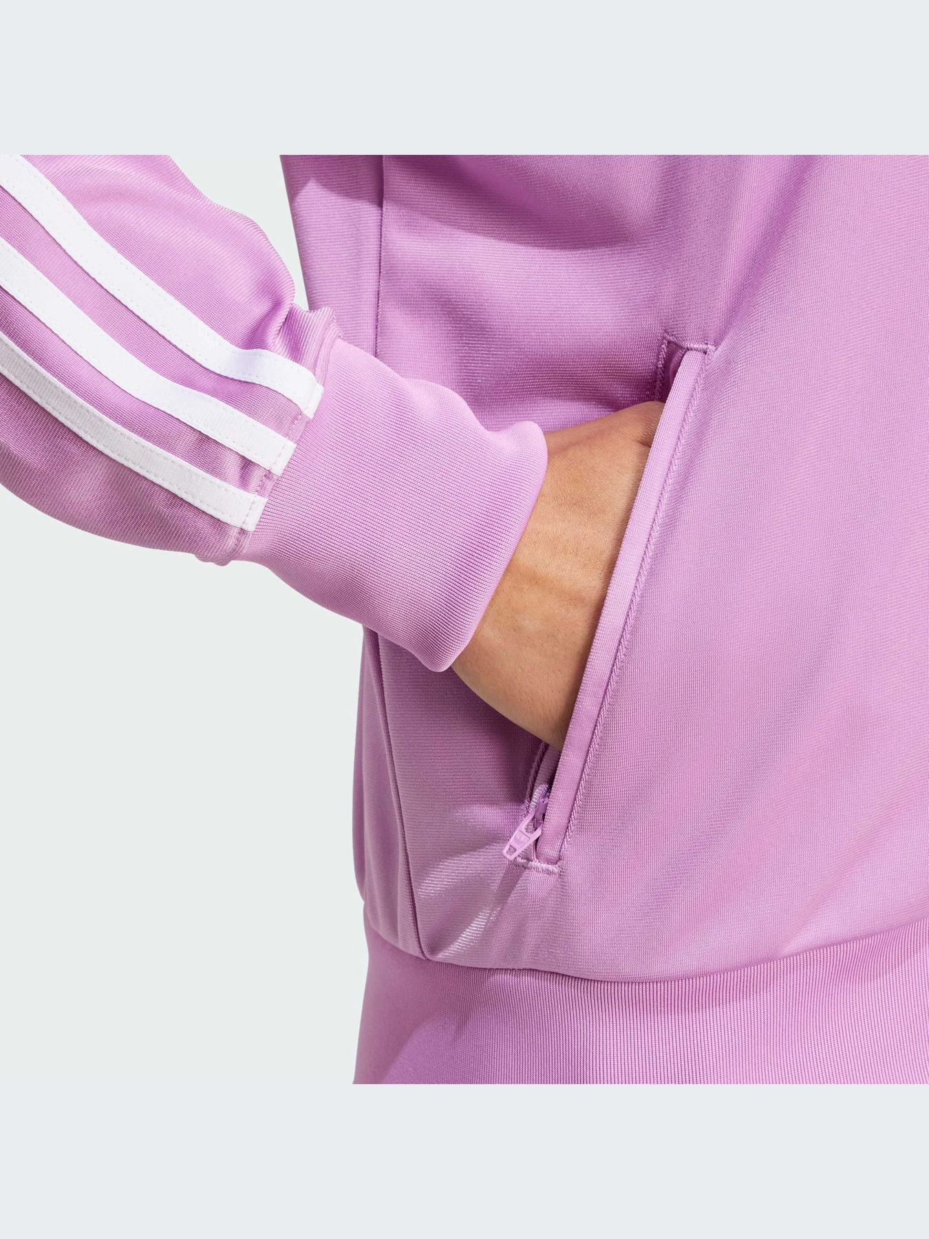 Худи и свитшоты Adidas модель IY4741 Худи и свитшоты Adidas модель IY4741 Фото