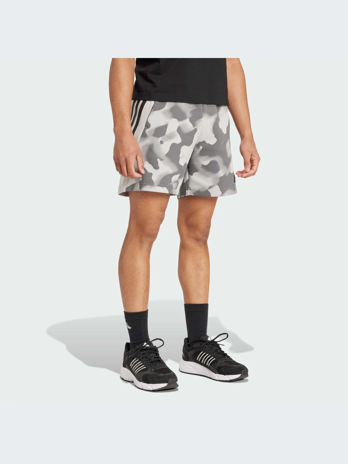 Шорты Adidas 3 Stripes модель IW6081 Шорты Adidas 3 Stripes модель IW6081 Фото