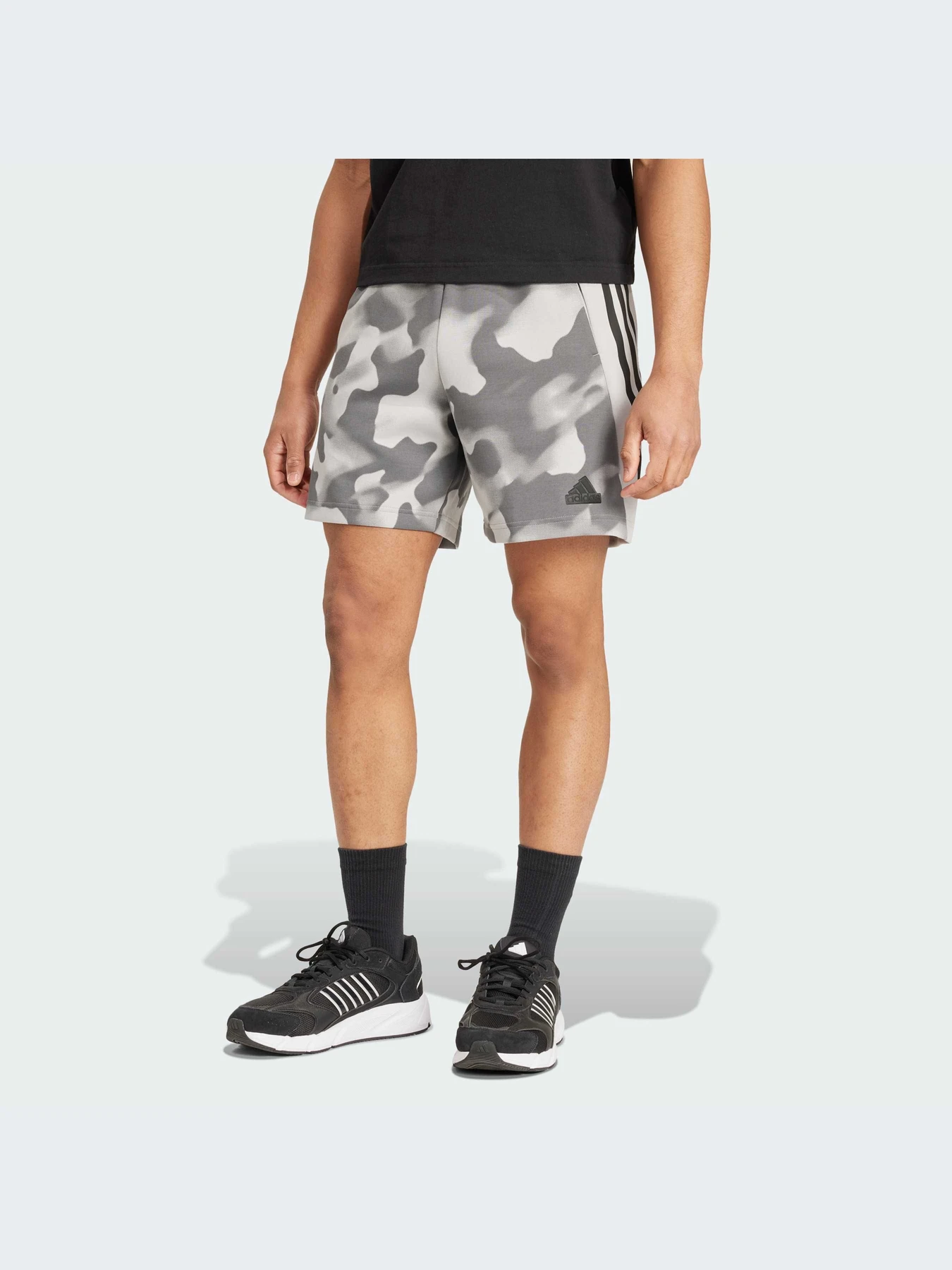 Шорты Adidas 3 Stripes модель IW6081 Шорты Adidas 3 Stripes модель IW6081 Фото