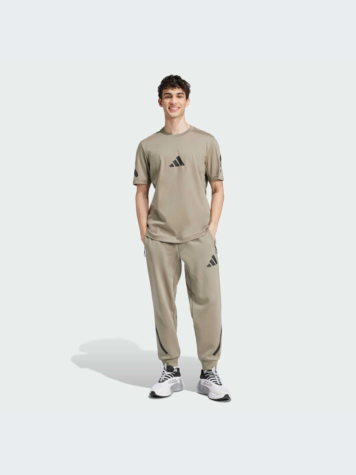 Футболки і поло Adidas ZNE модель JE7541 Футболки і поло Adidas ZNE модель JE7541 Фото
