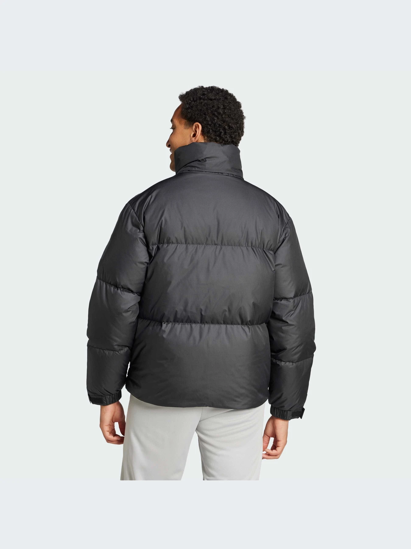 Куртки и дубленки Adidas модель IV9776 Куртки и дубленки Adidas модель IV9776 Фото