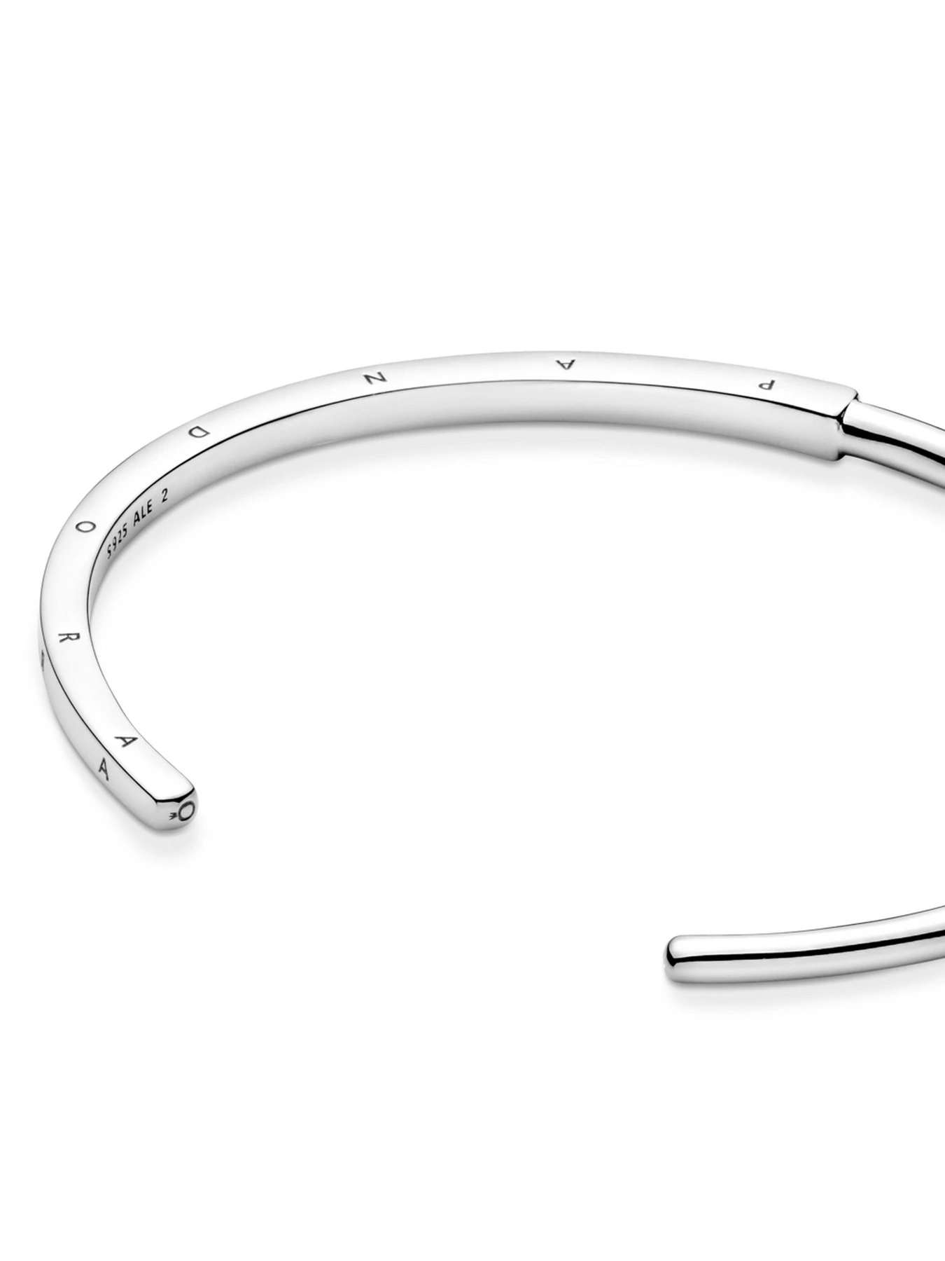 Банглы PANDORA Moments модель 599493C00 Фото